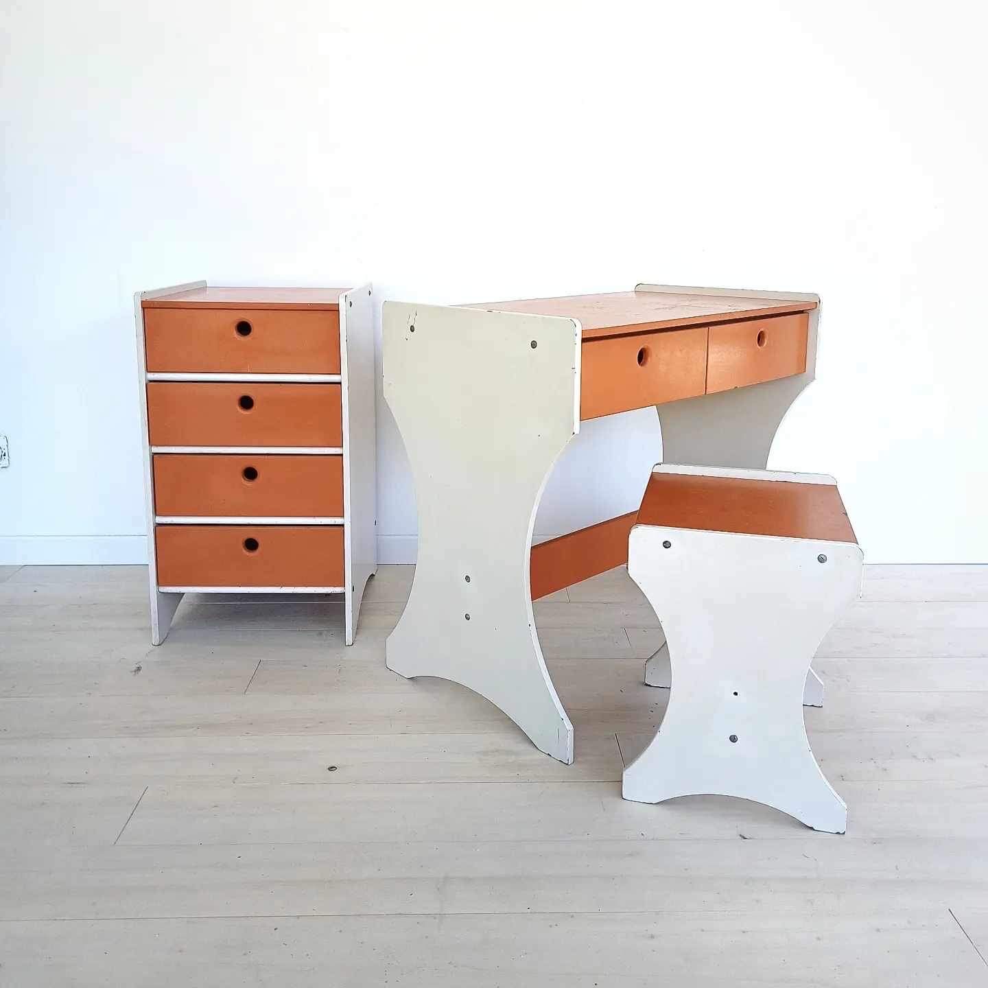 Vintage Children's Shelf Office Set