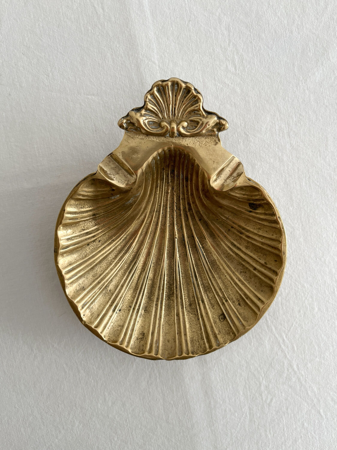 Vintage bronze shell ashtray