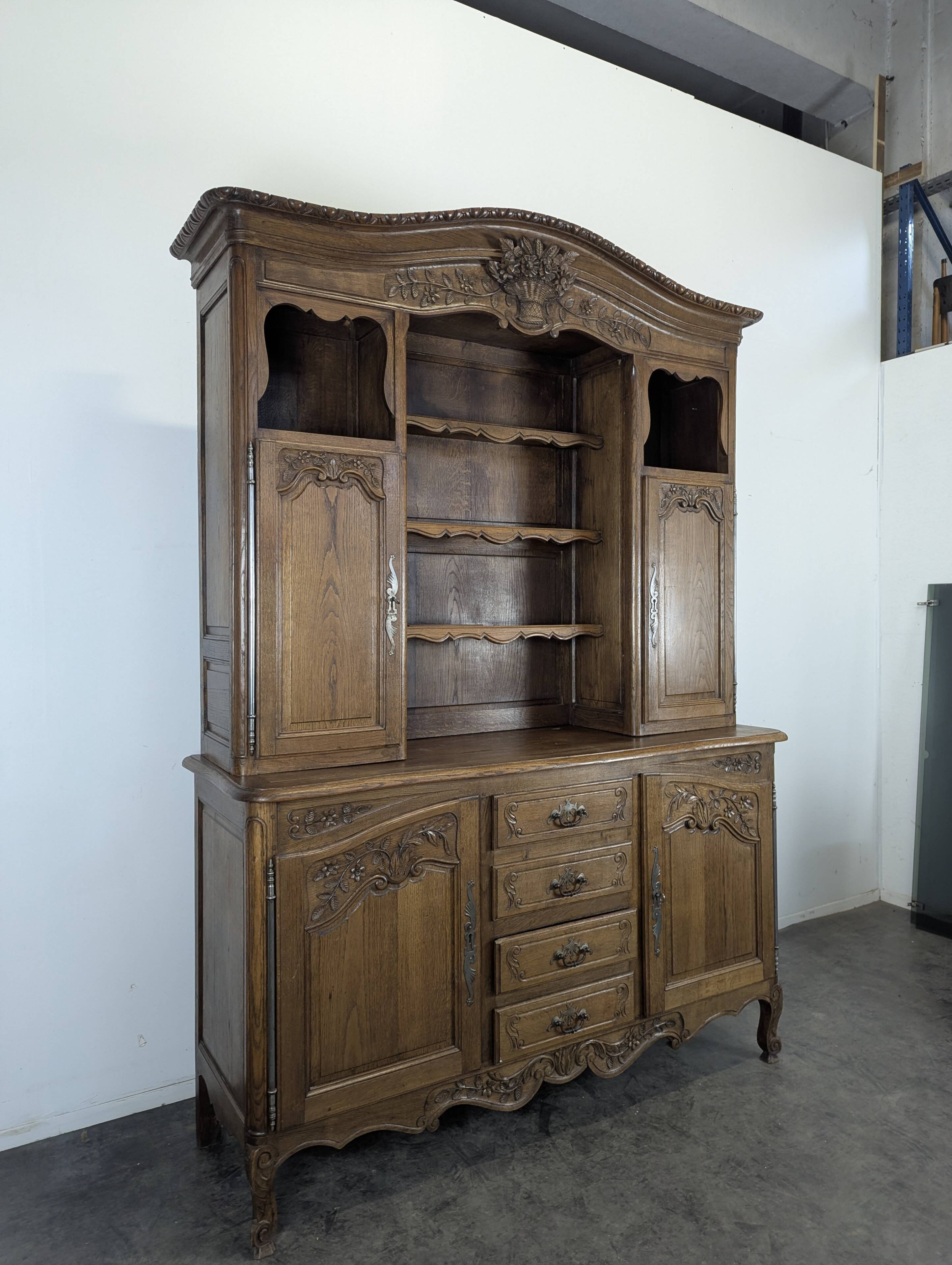 Carved Norman buffet Neo-rustic