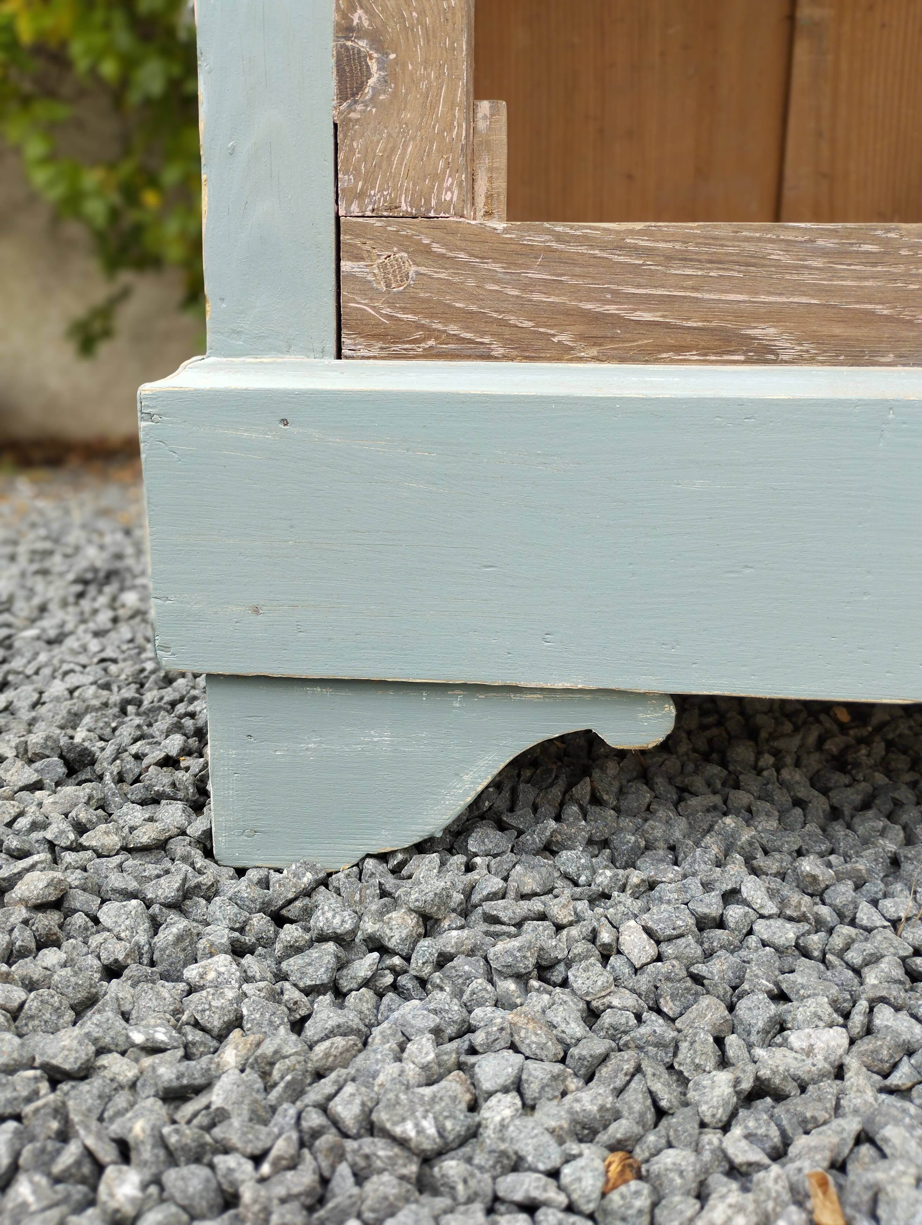 Parisian Wardrobe - Vintage Bonnetière