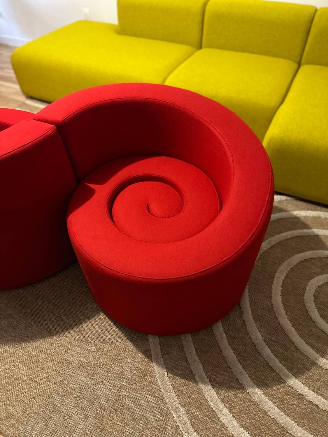 Paires de fauteuils toi et moi par Michael Kruijne