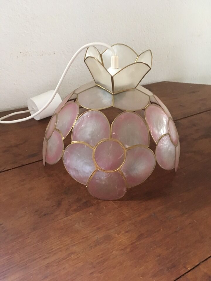 Suspension in pink mother-of-pearl and brass