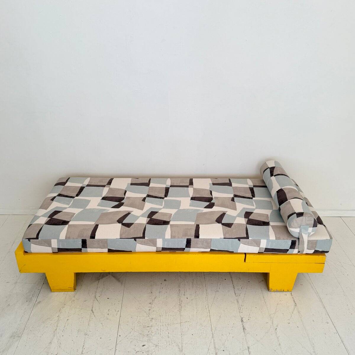 German Bauhaus Yellow Daybed, 1920s