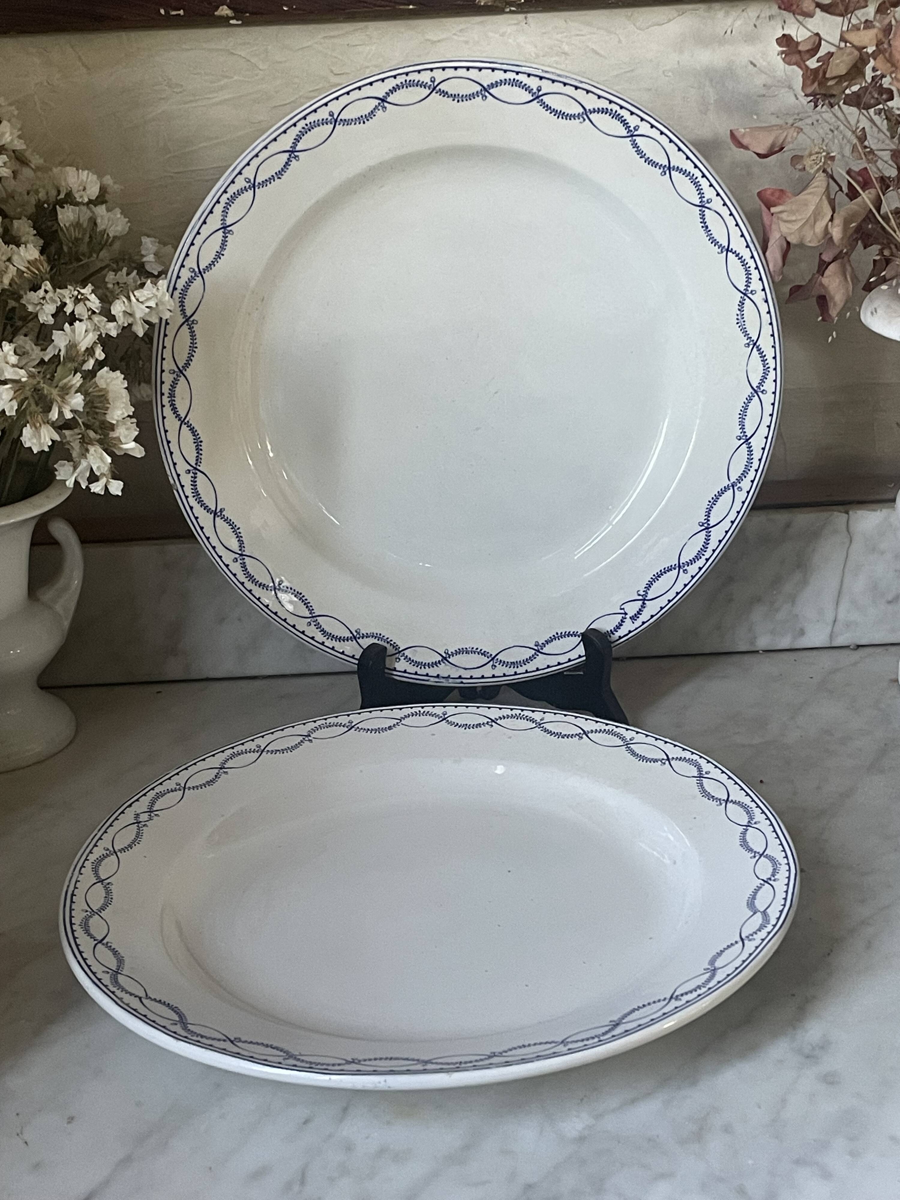 Pair of round dishes Boch La Louvière circa 1900