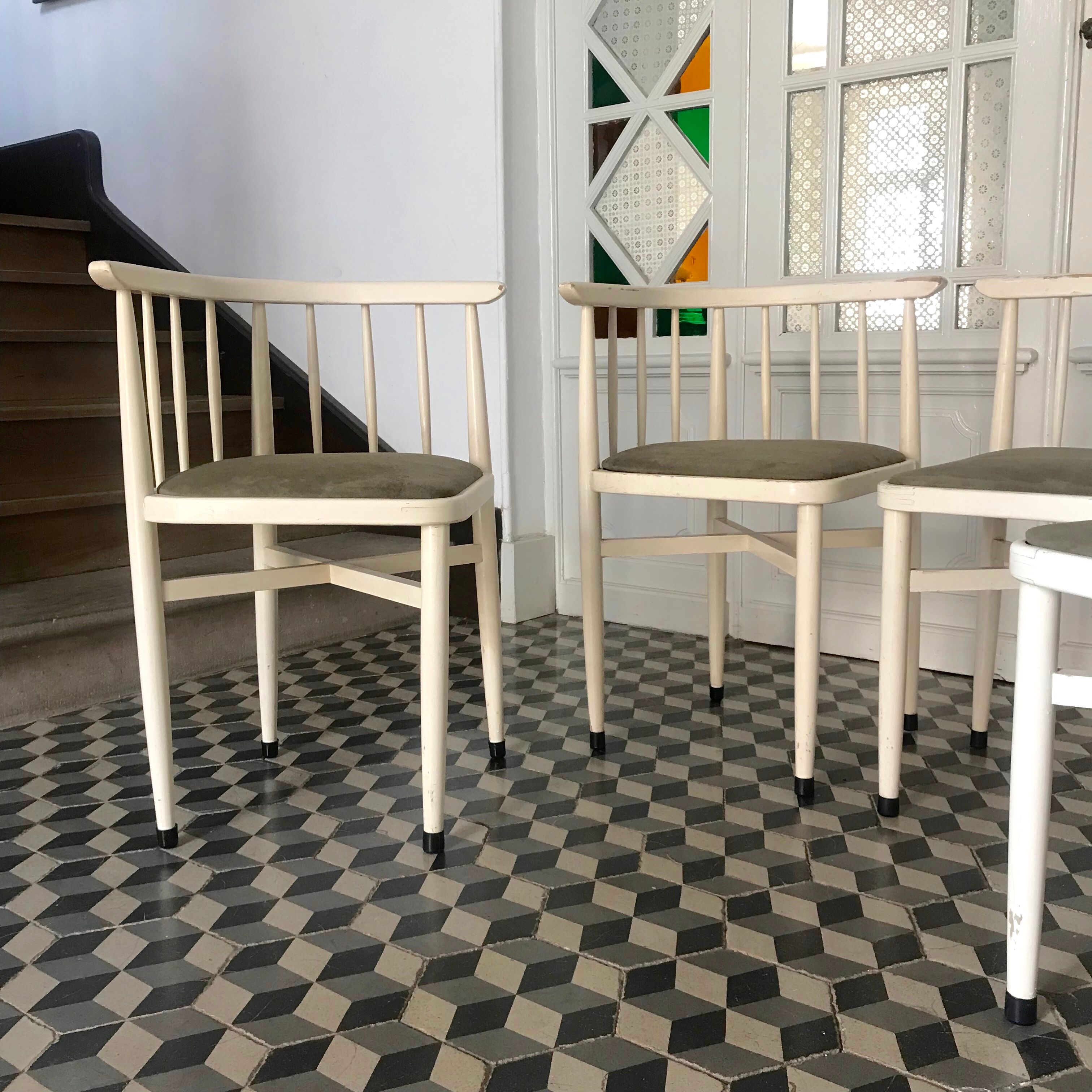 Built-in wooden chairs by Thonet