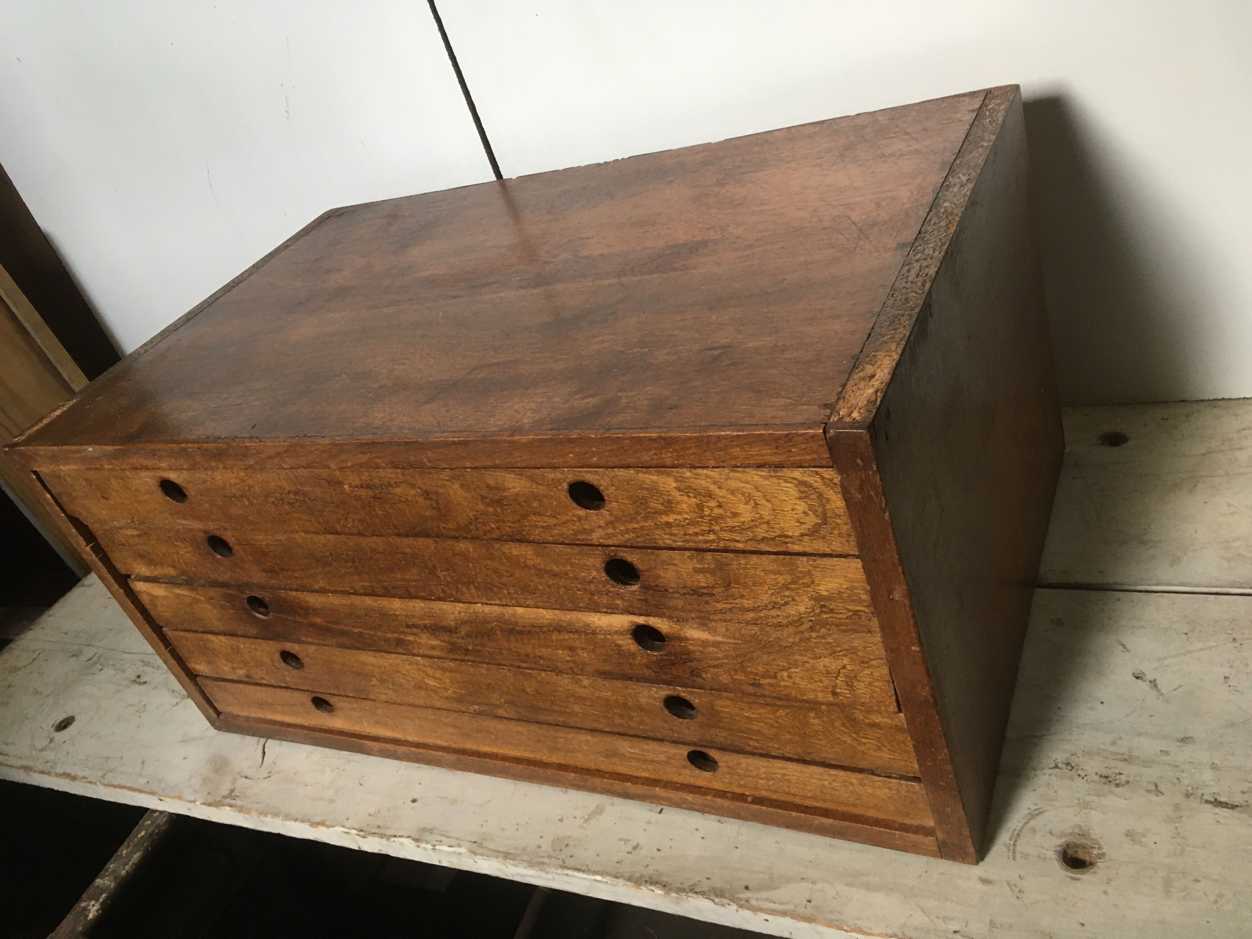 Meuble d’atelier à tiroirs pour plans/dessins en bois