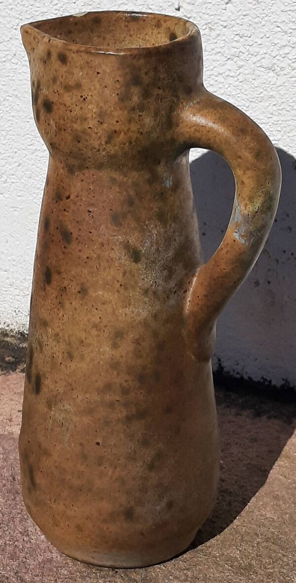 Vase (ou pichet) en céramique, signé. (Agnès Escala, Vallauris)