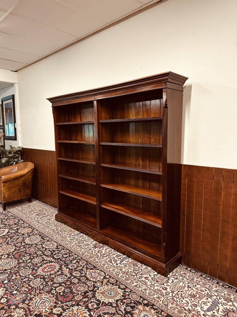 Bibliothèque classique en acajou anglais
