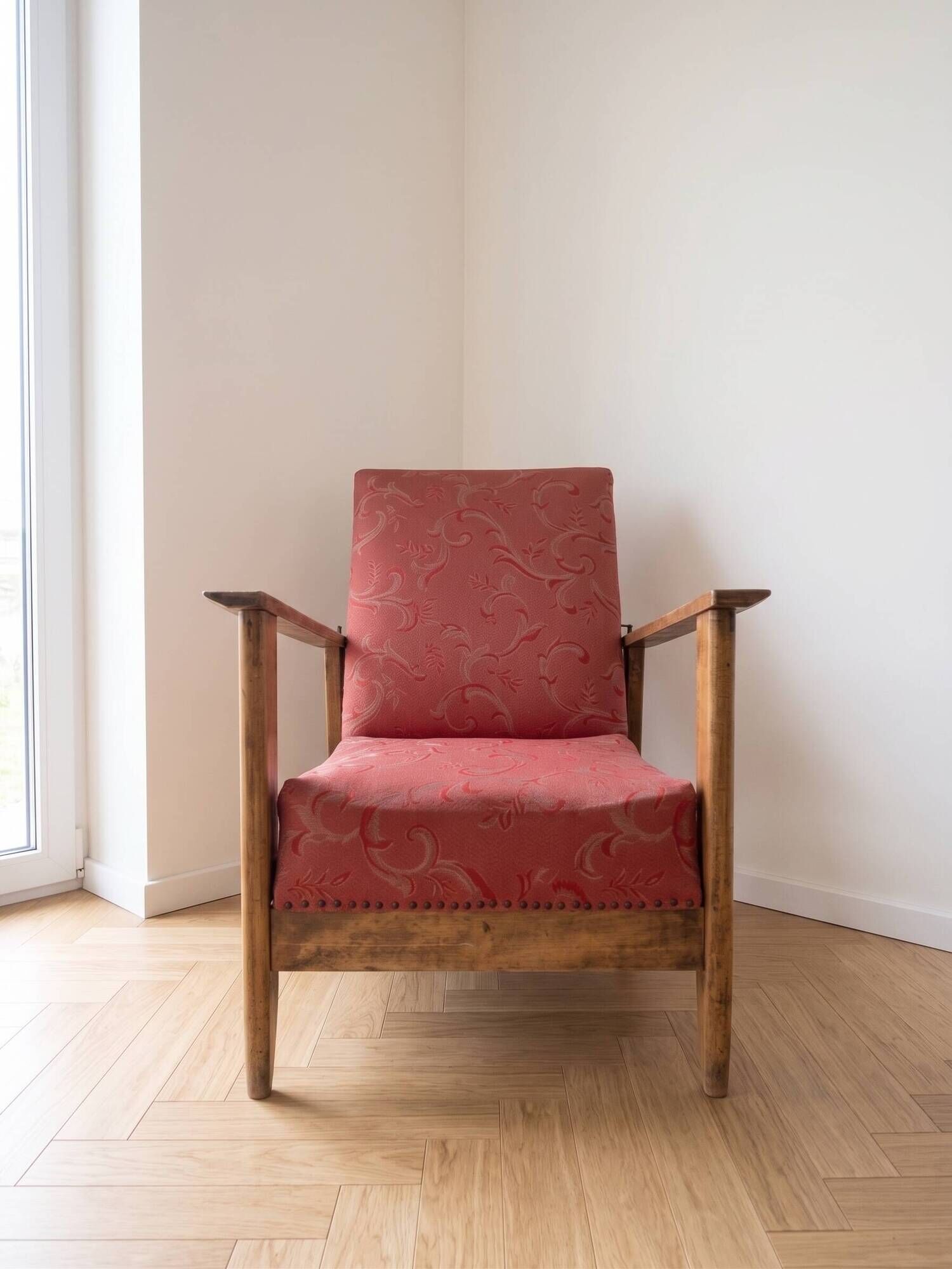 Vintage reclining armchair Retro in wood and red fabric