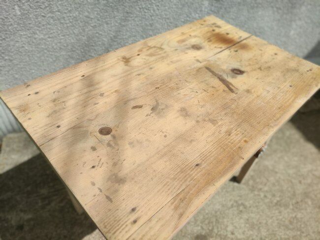 Farm table