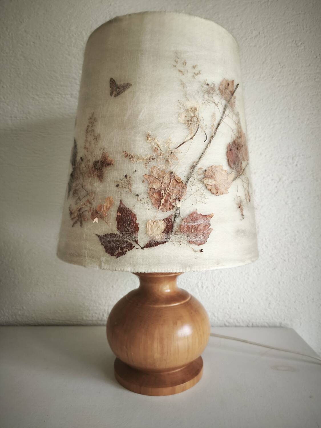 Herbarium lamp, turned wooden base, vintage bohemian