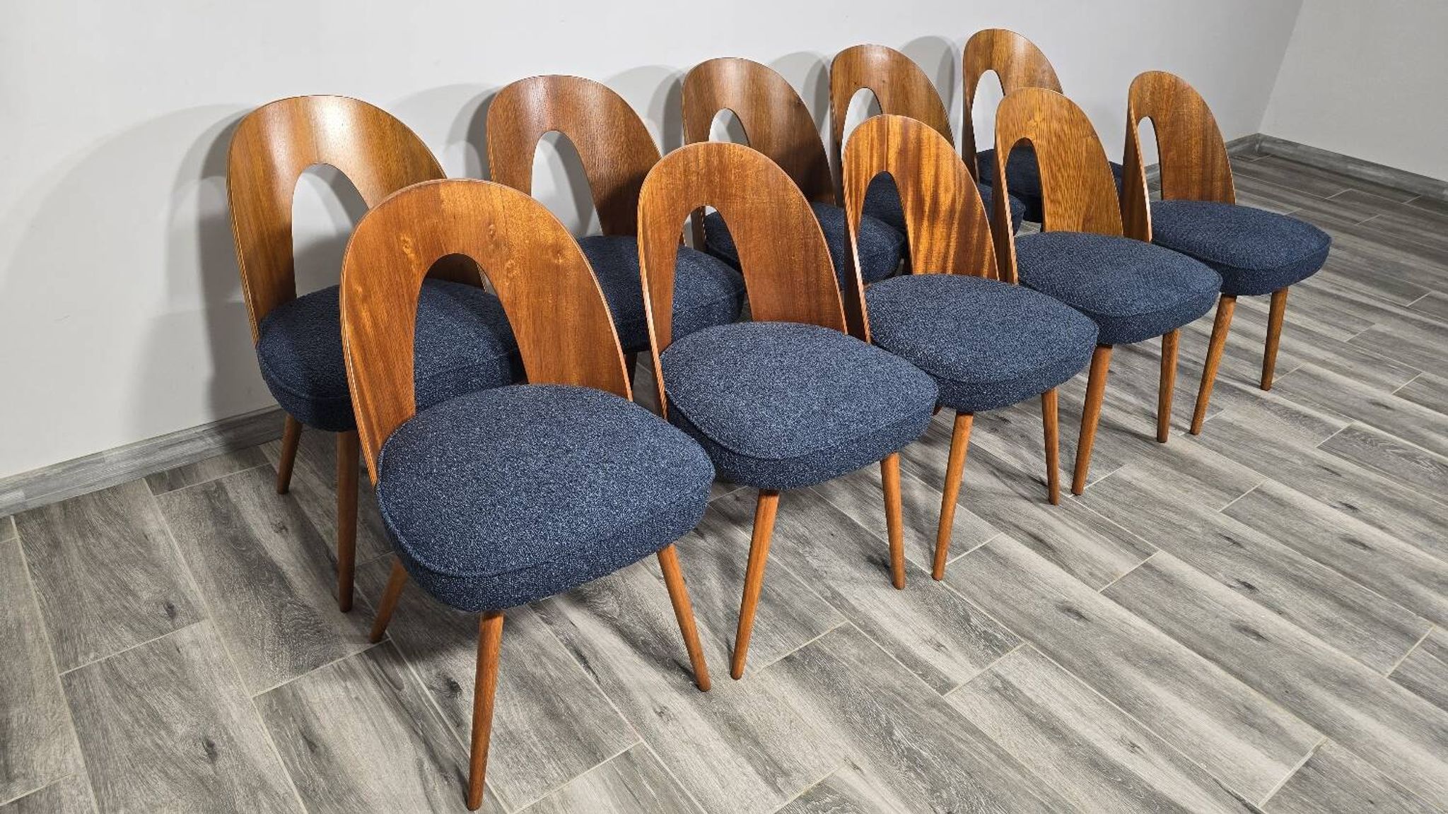 Chaises de salle à manger par Antonin Suman, années 1960, lot de 10
