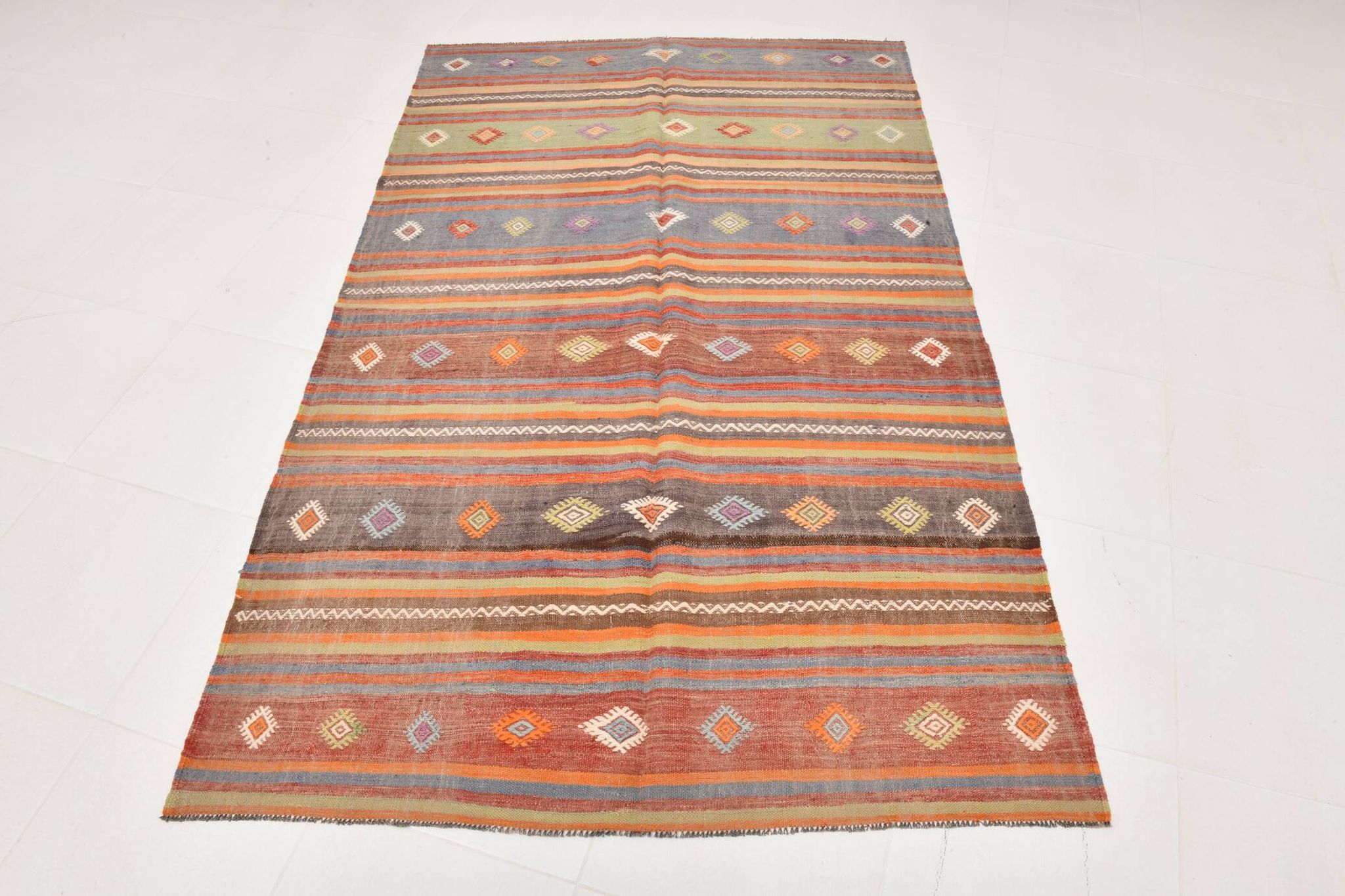 5x7 Tile Red & Grey Kilim Rug, Handwoven Vintage Kilim Rug, 140x221Cm