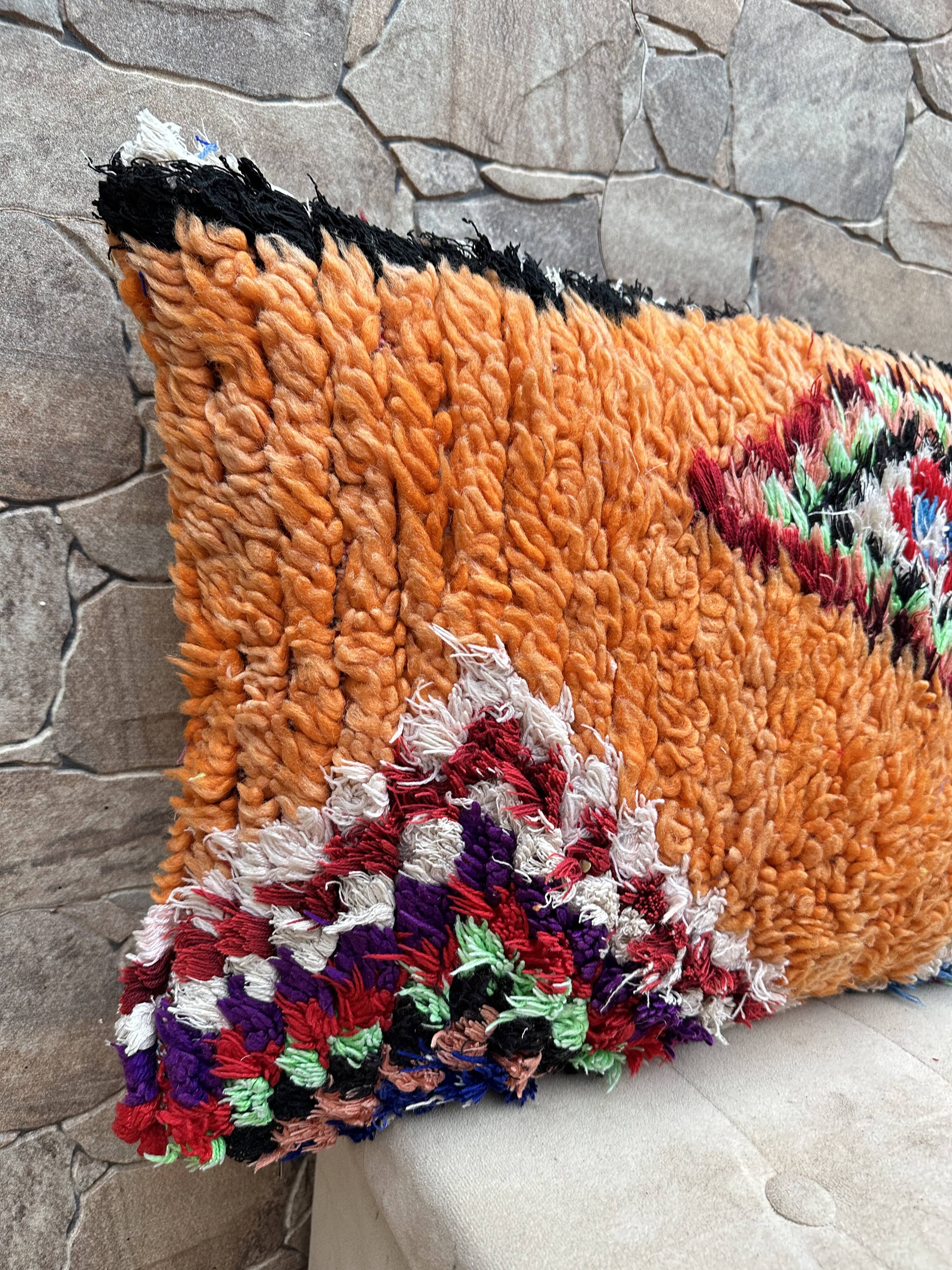 Vintage Berber Kilim cushion cover: Moroccan wool cushion