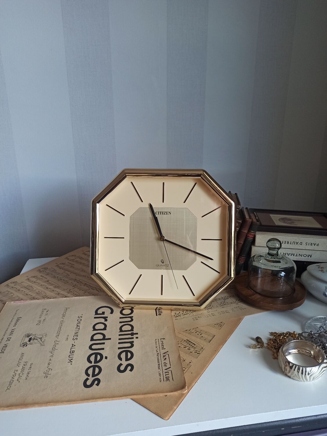 Vintage Citizen 1960s quartz clock