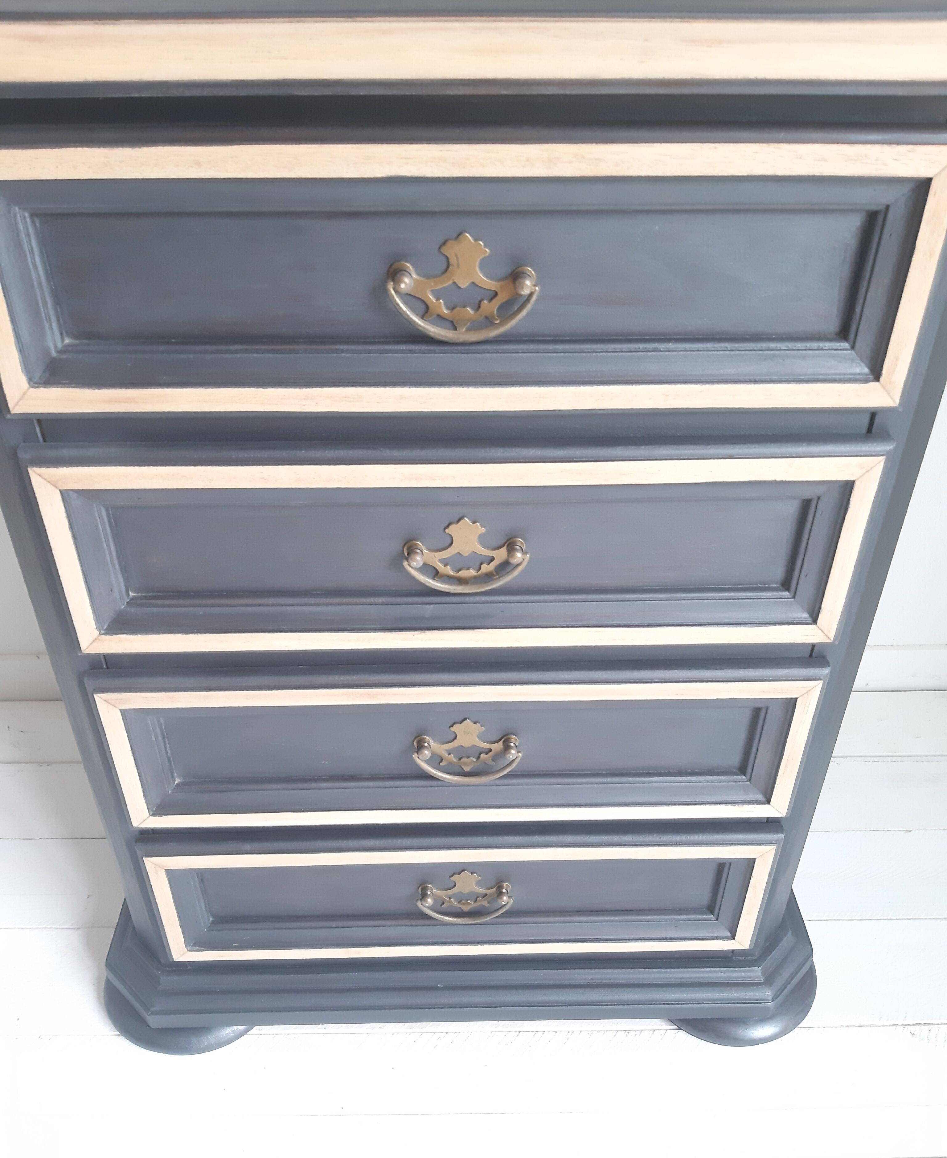 Extra chest of drawers