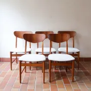 Set of 5 Scandinavian teak chairs from the 1960s, with curved backrest.