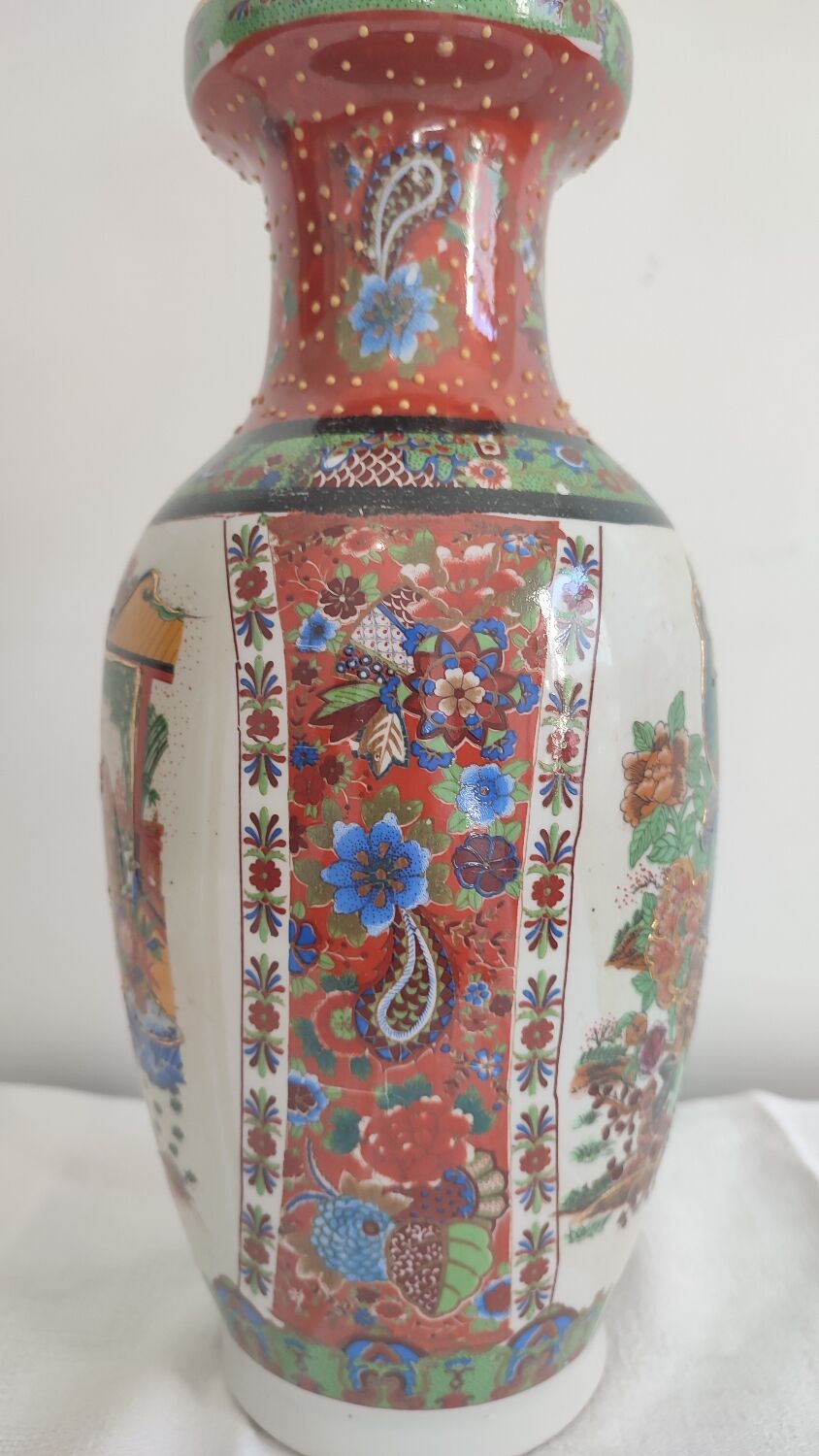Chinese vase, Rose family style