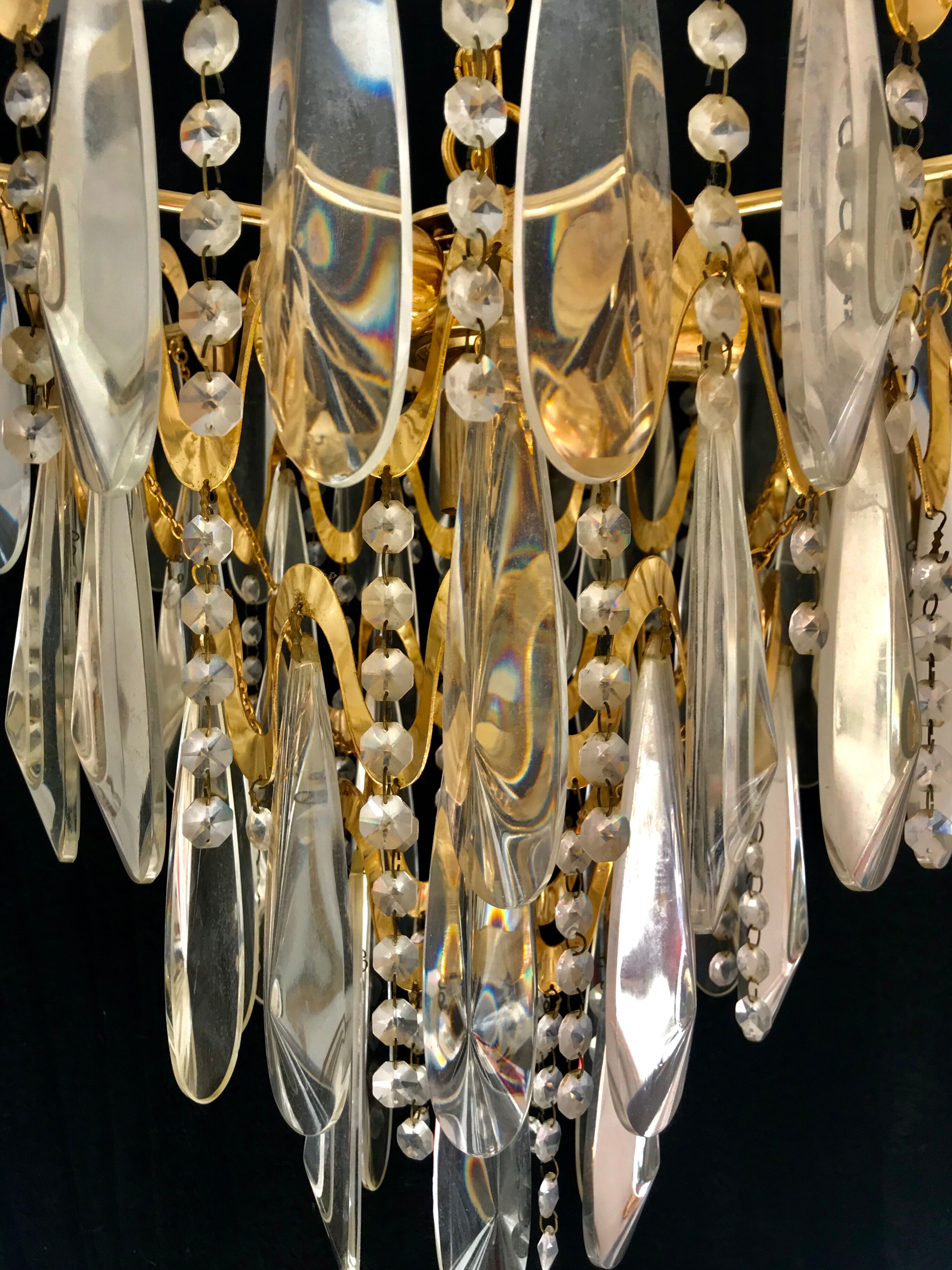 Murano crystal suspension