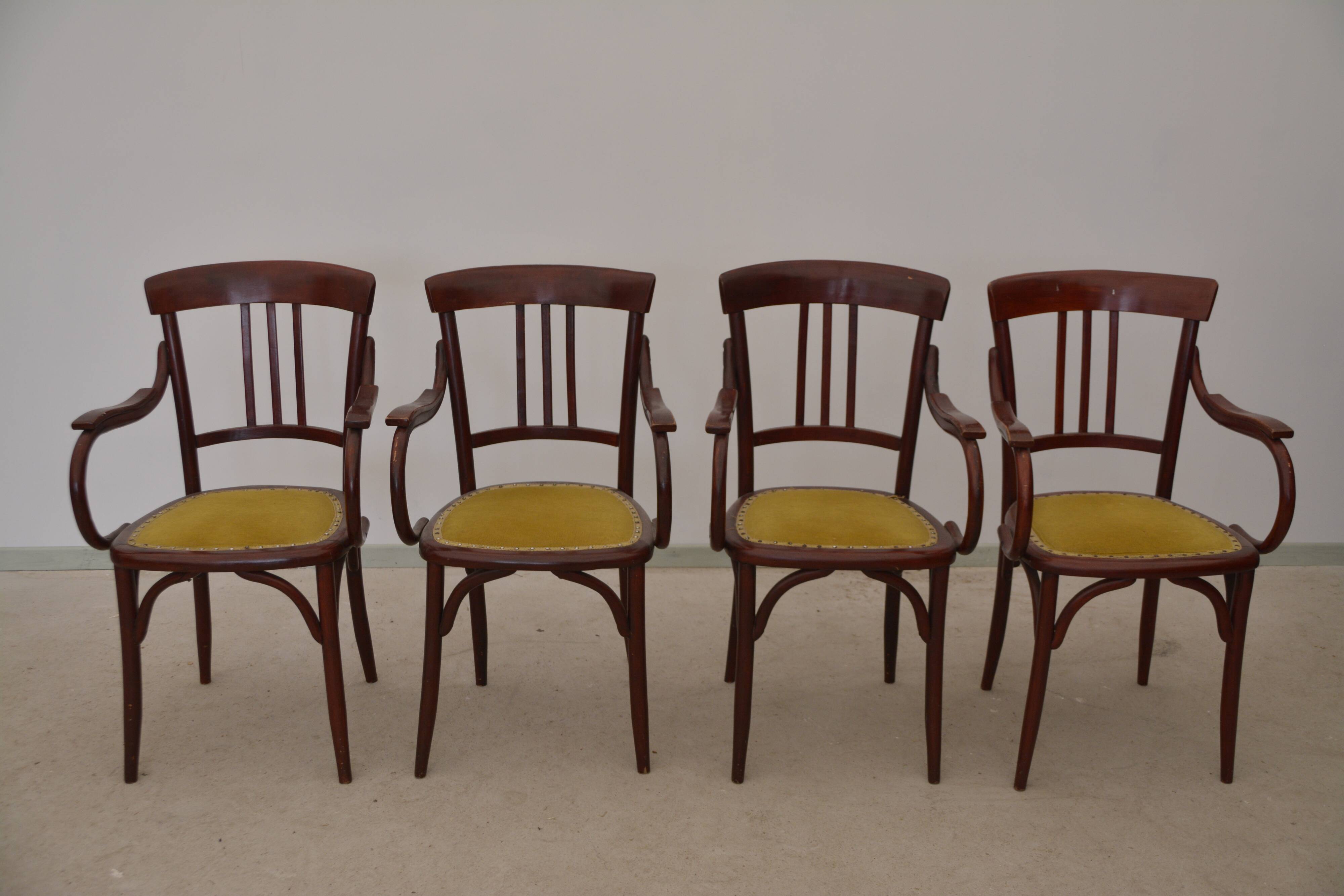 Set of 4 armchairs