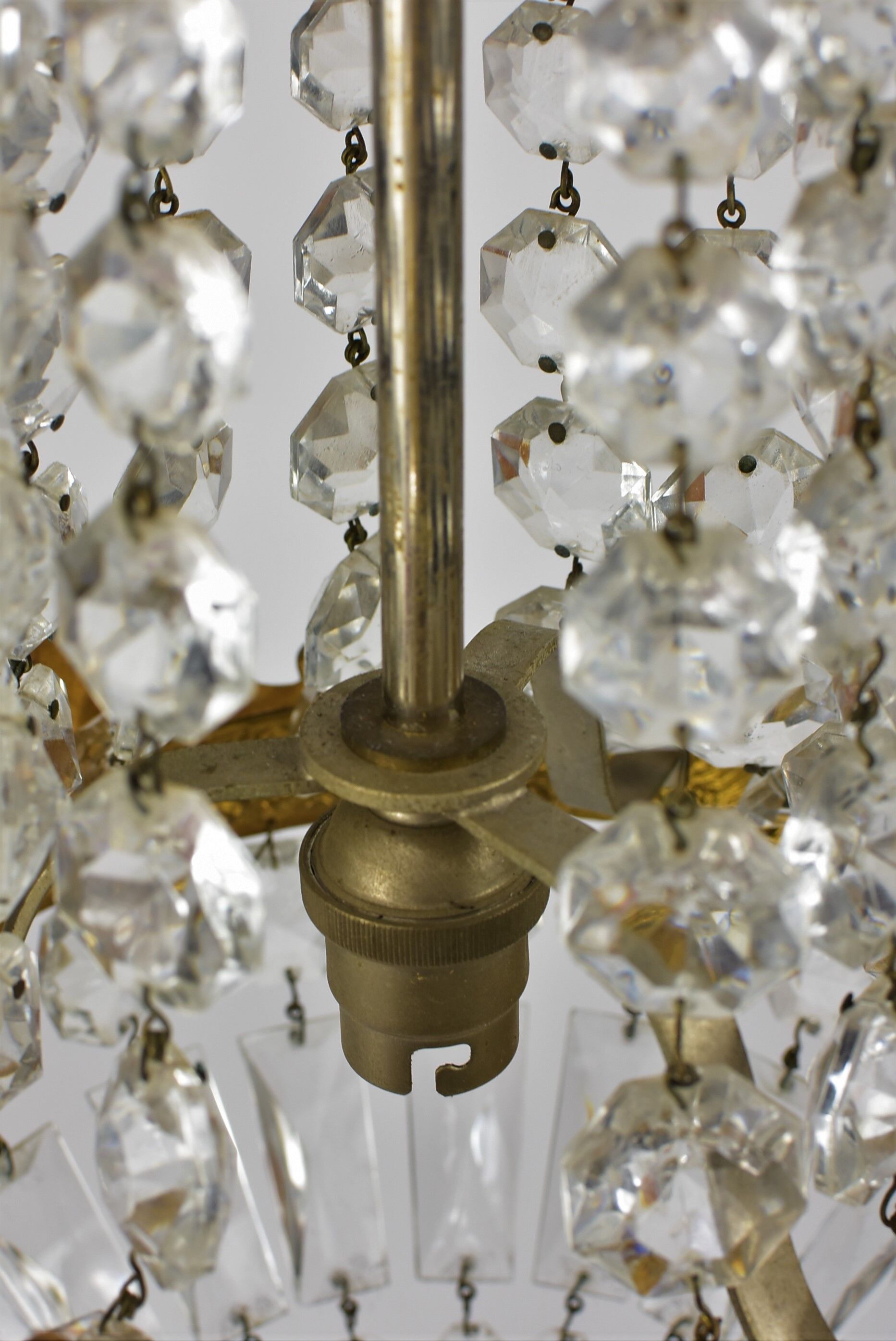 Chandelier vintage brass and glass grapevine