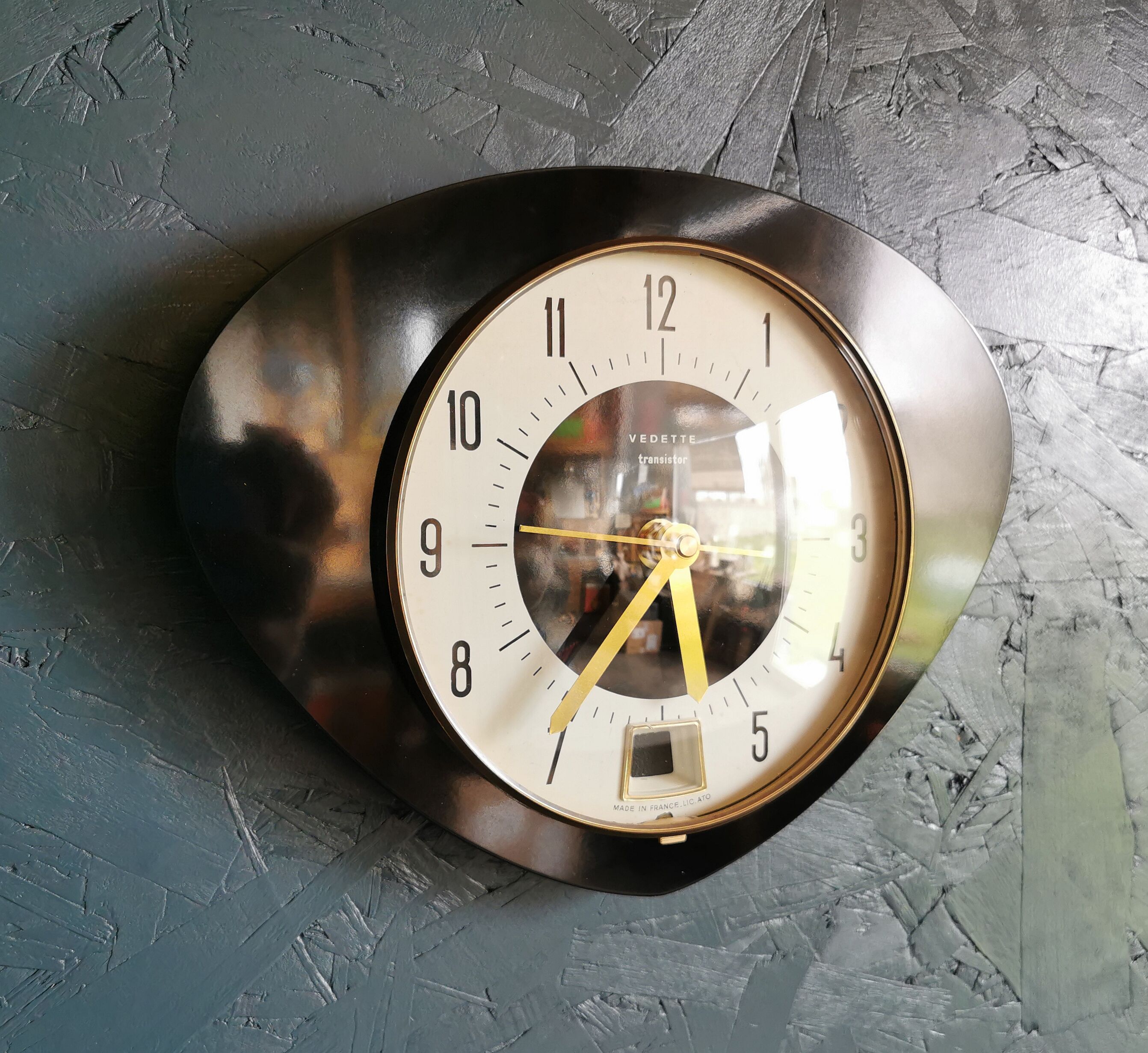 Vintage formica clock silent trapezoid wall clock "Black transistor star"
