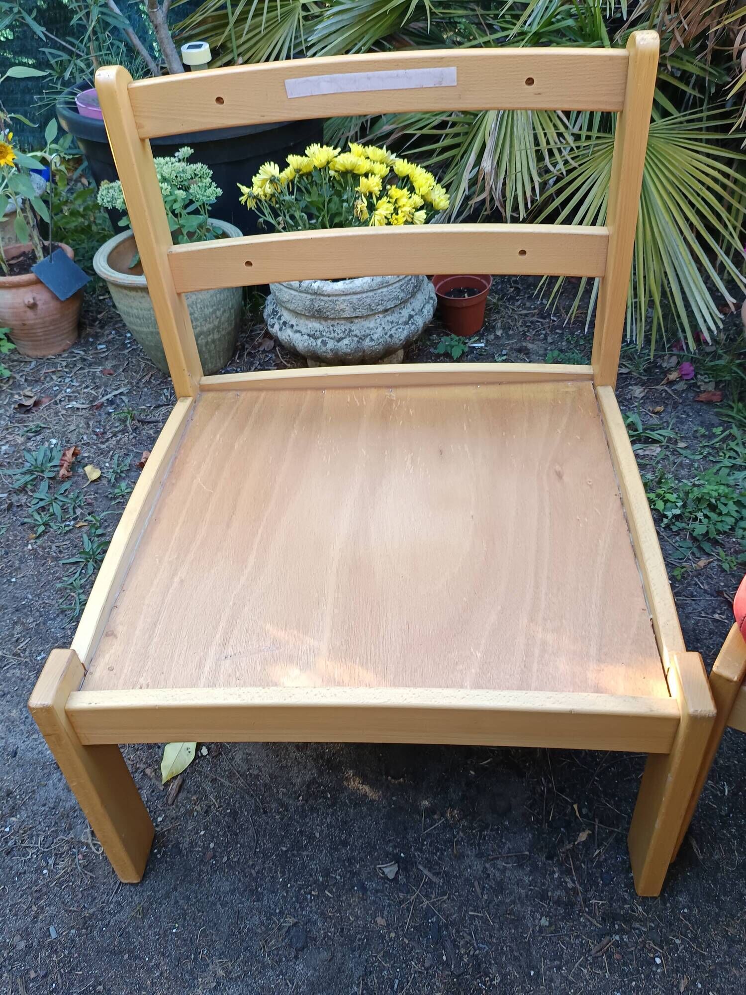 3 chauffeuses 1970 rouges et bois clair style scandinave