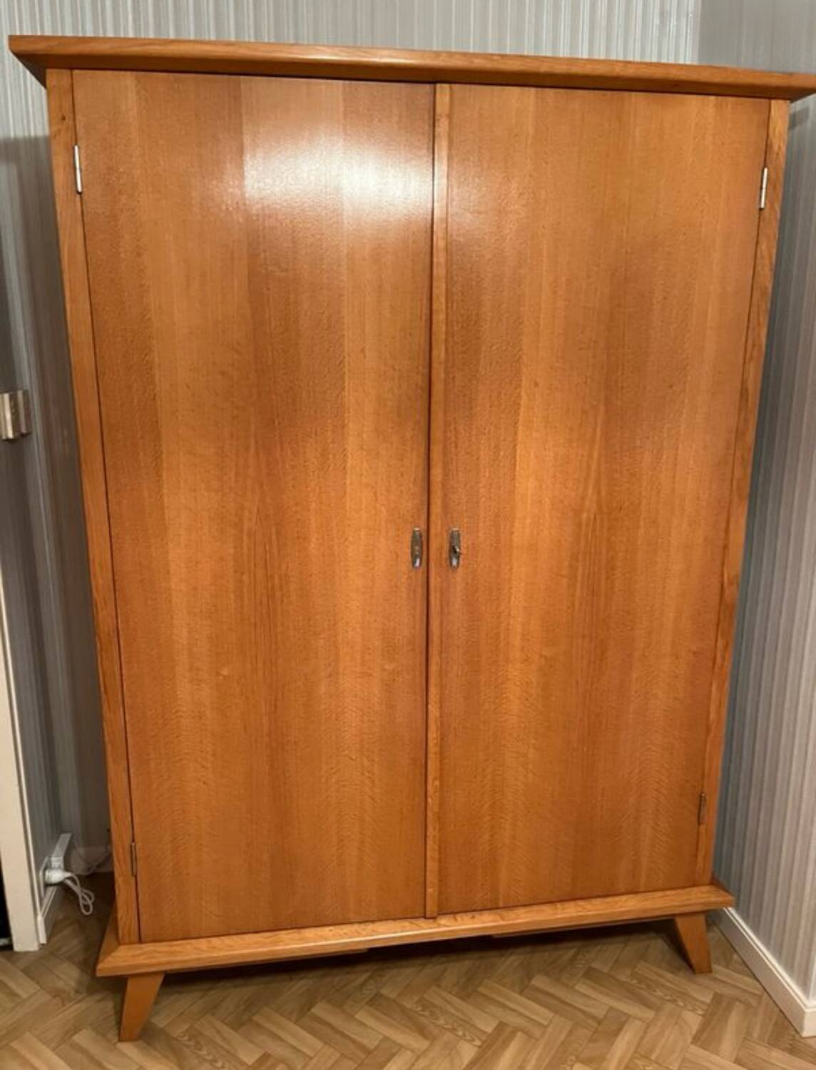 Light oak veneered wardrobe