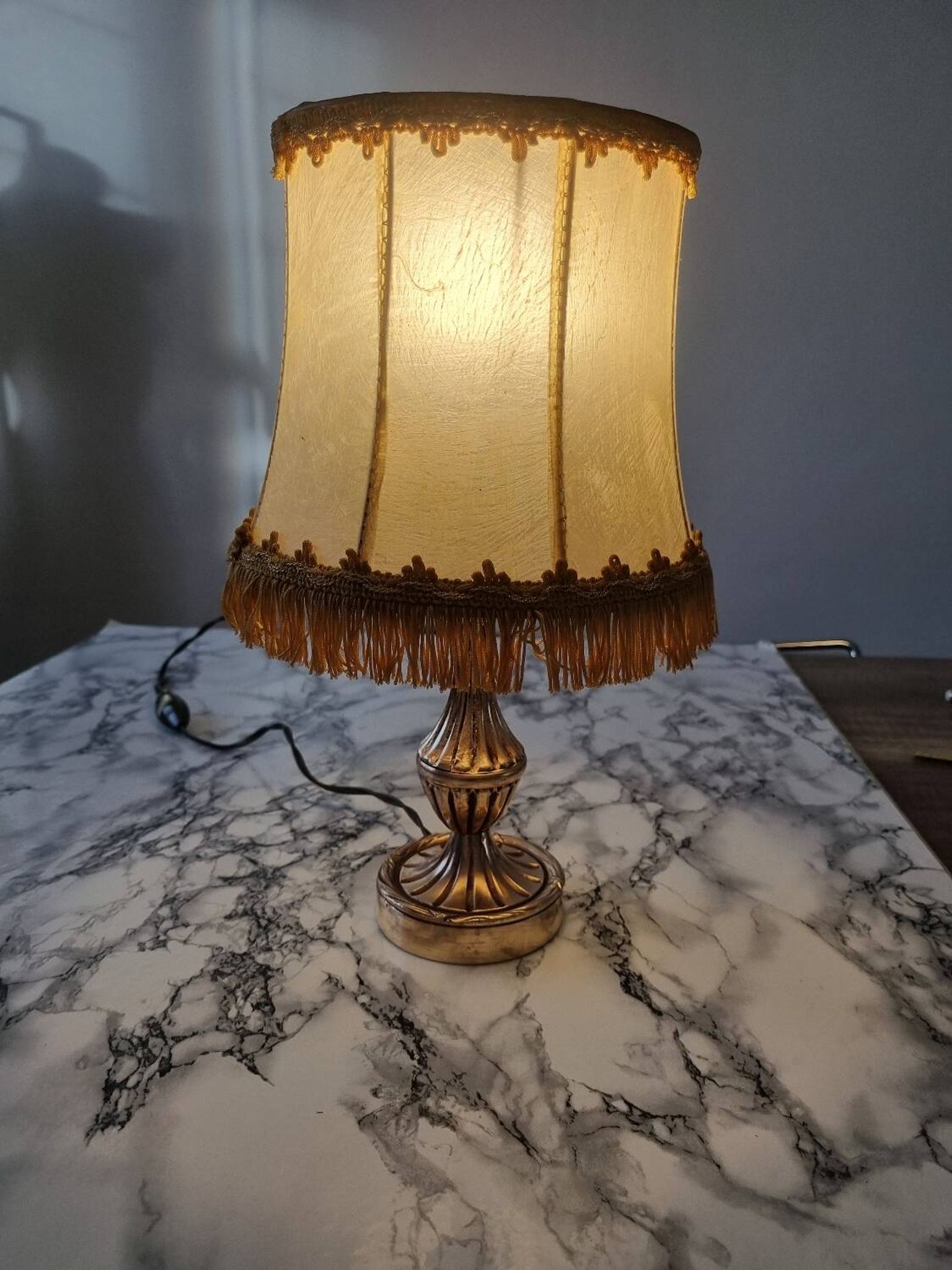 Lampe en laiton avec abat jour nacre vintage