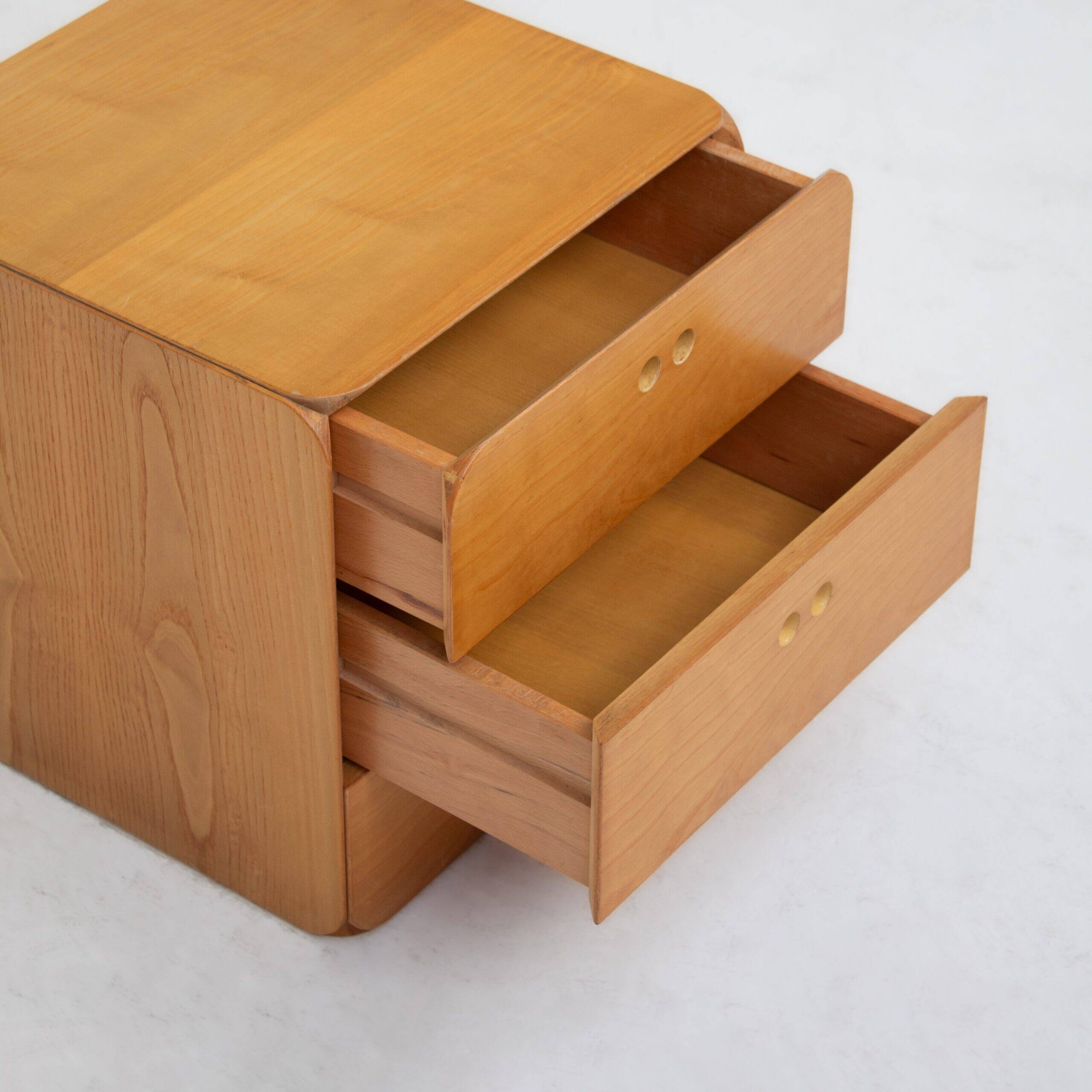 Armoires Derk Jan de Vries