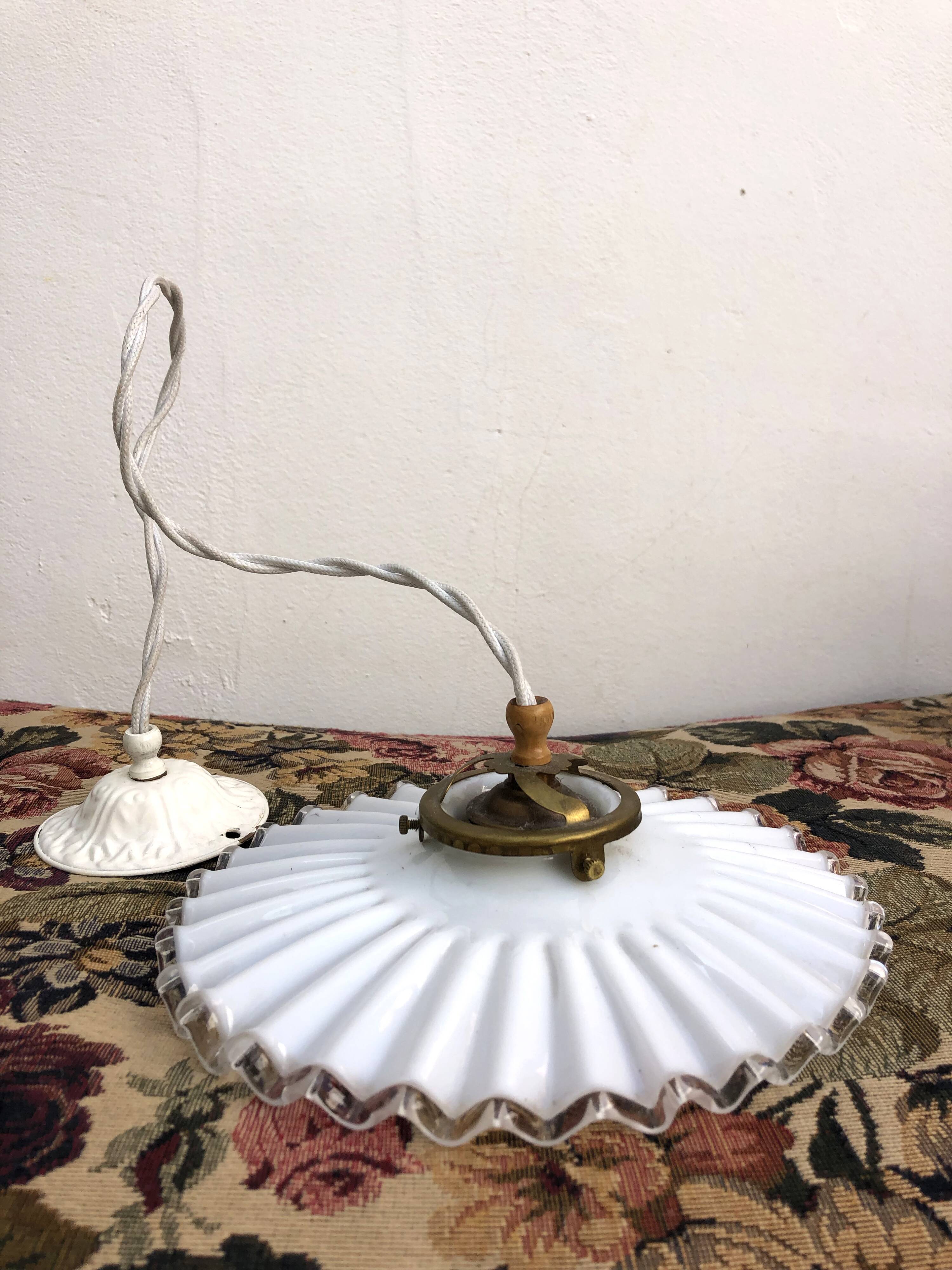 Small suspension in mesh opaline