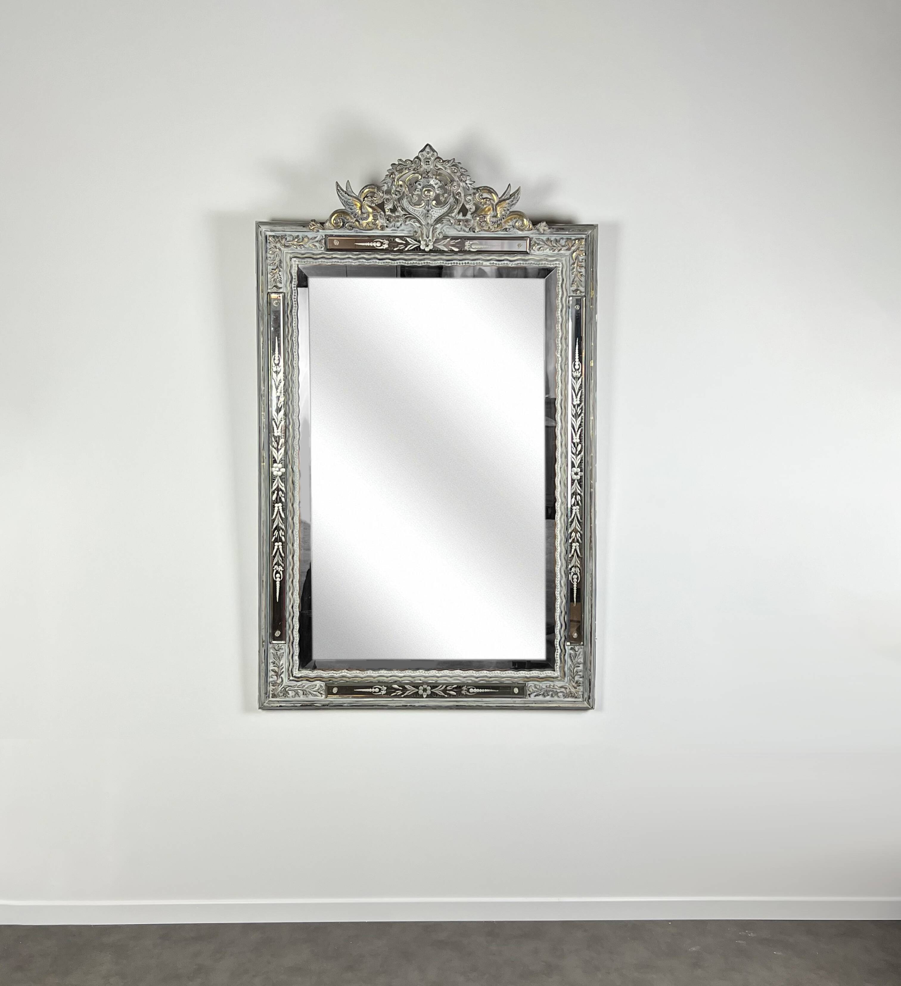 Grand miroir Venitien aux Cygnes, Glace Murano du XIXe siècle biseauté 133
