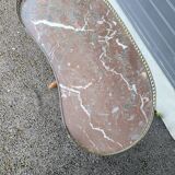 Kidney-shaped flying table