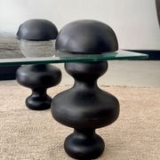 Coffee table in glass and mango wood