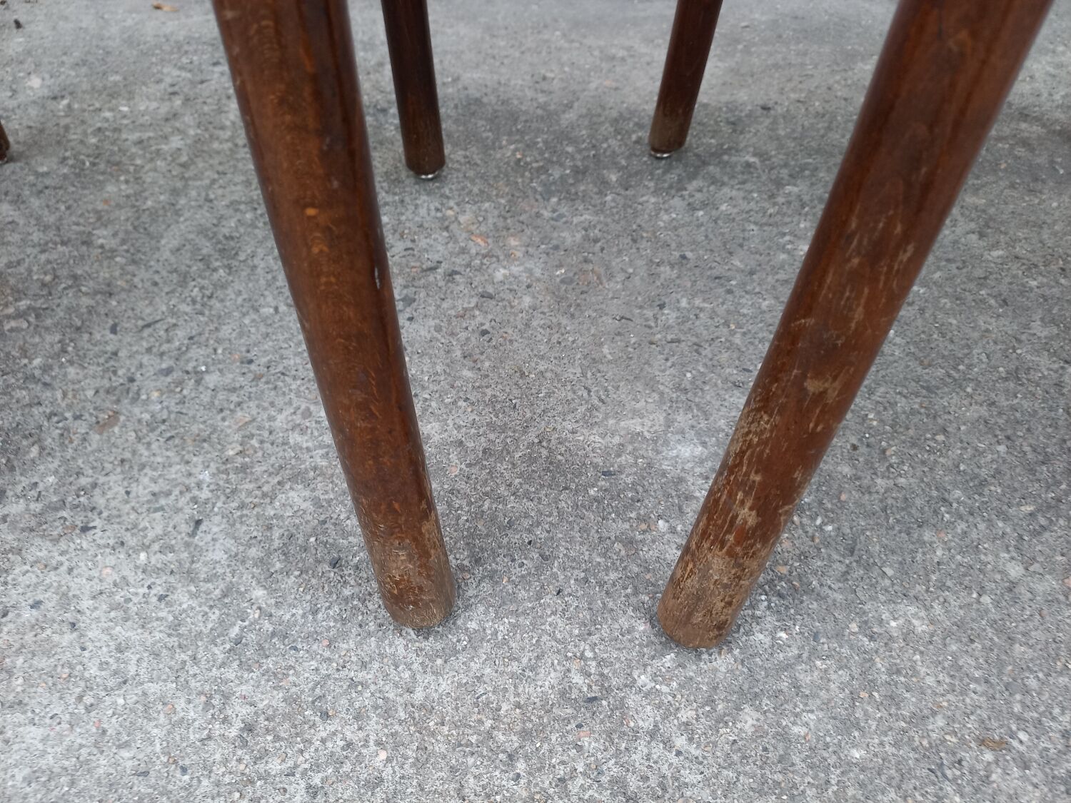 6 bistro chairs