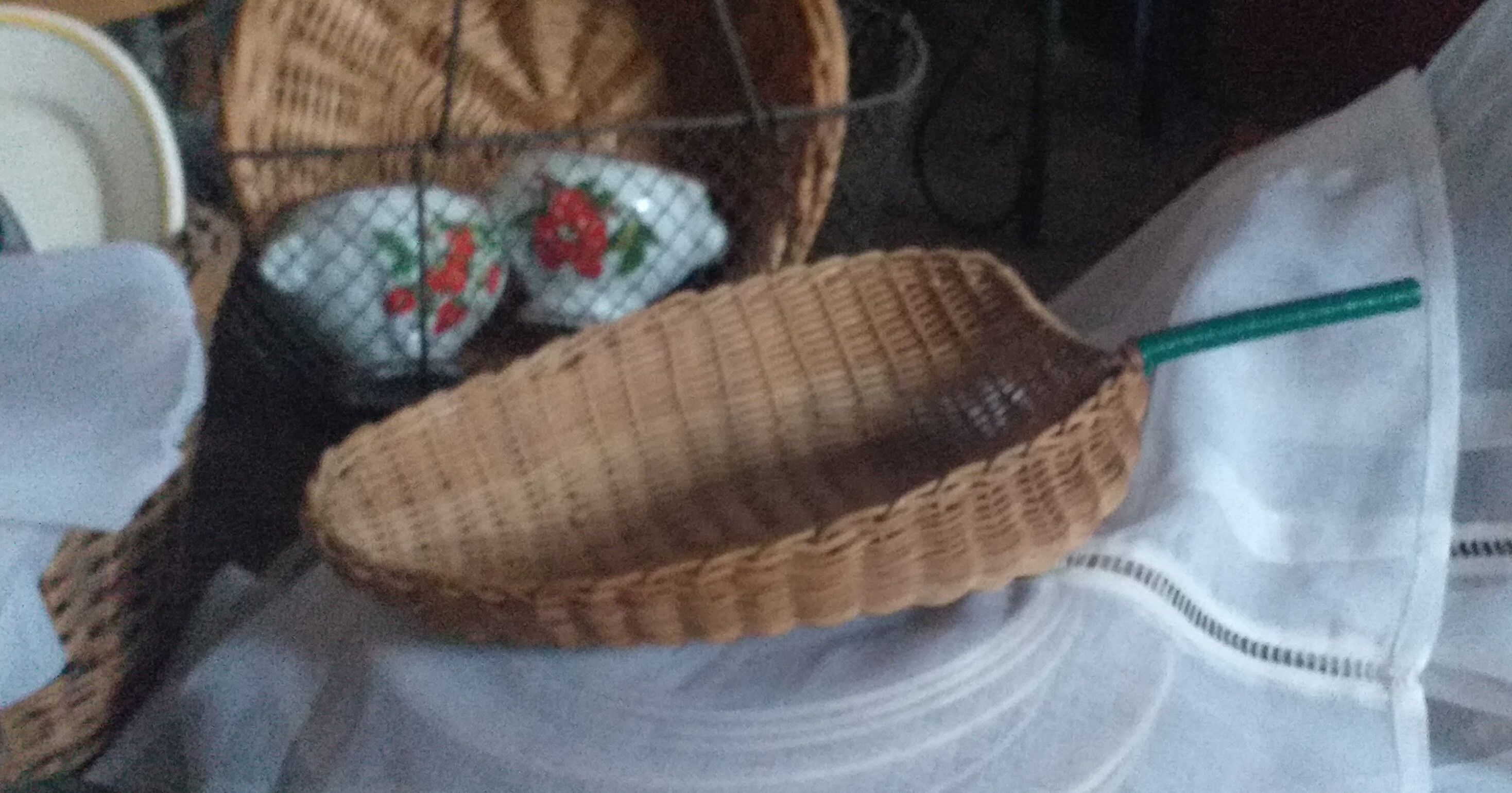 Wicker bread pan