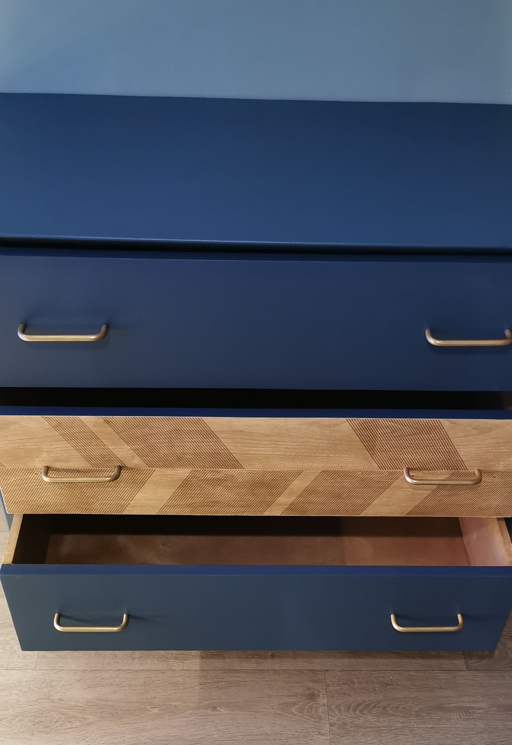 Vintage chest of drawers