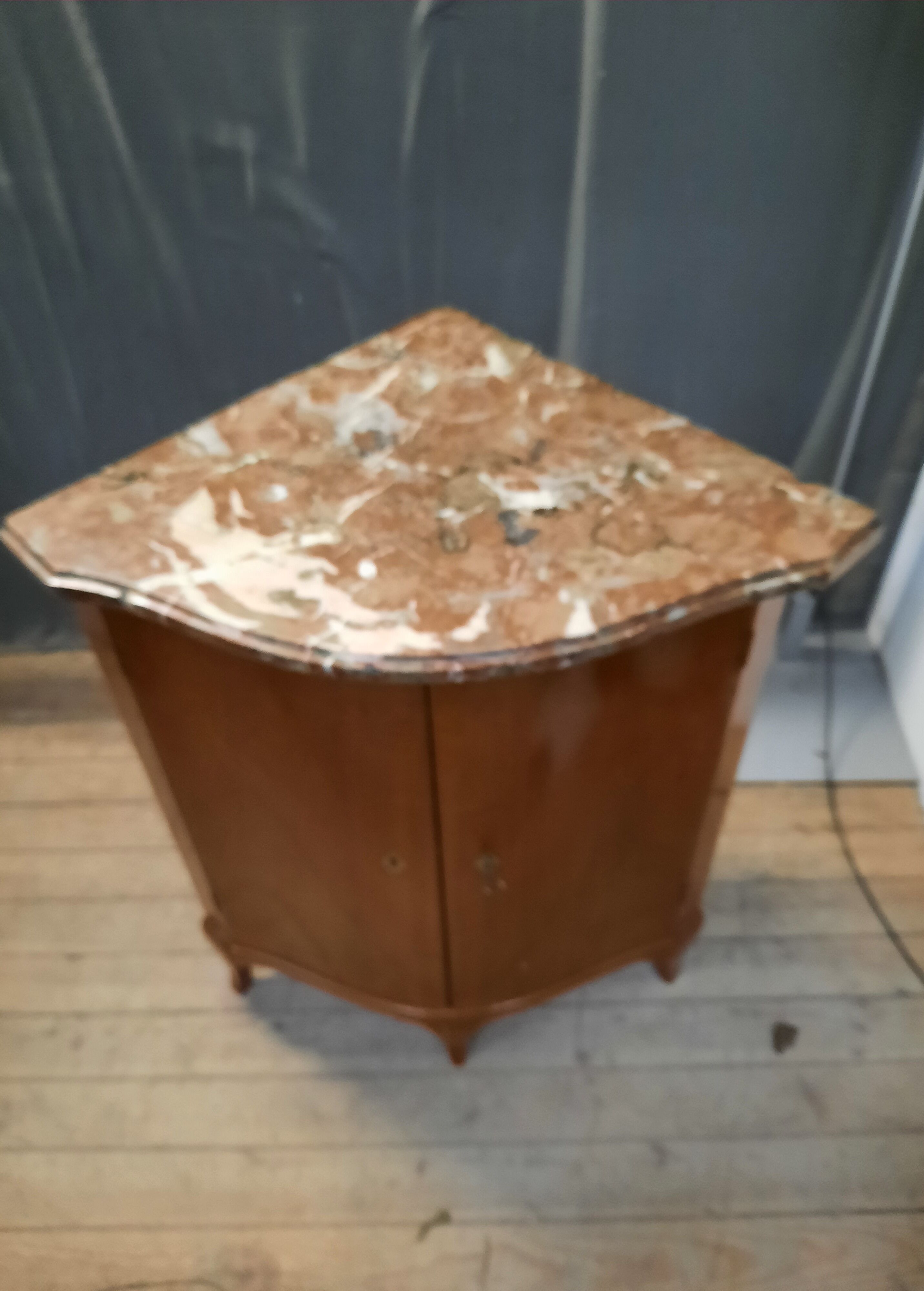 Corner cabinet with 2 doors marble top