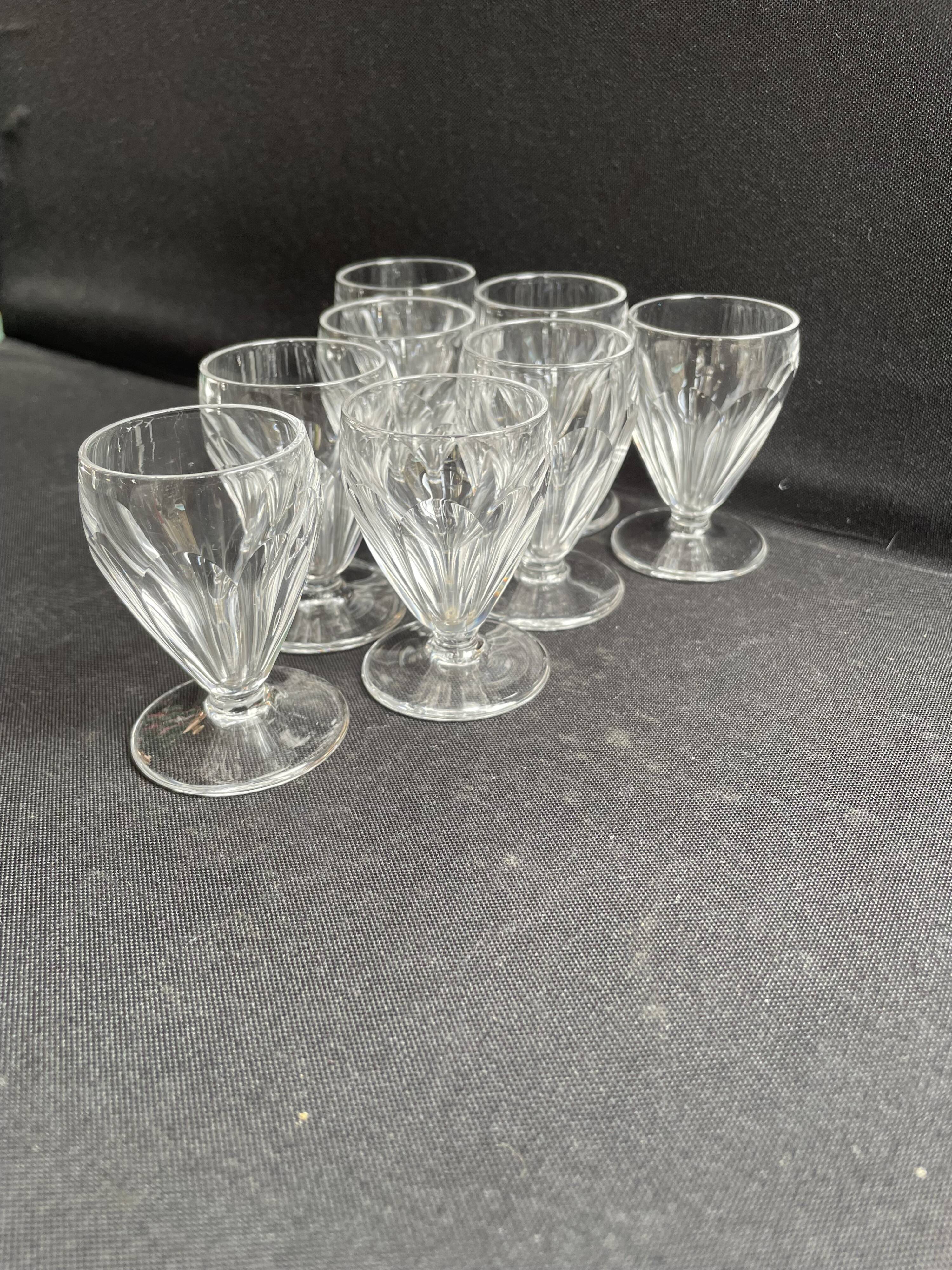 8 Saint Louis Béarn liqueur glasses