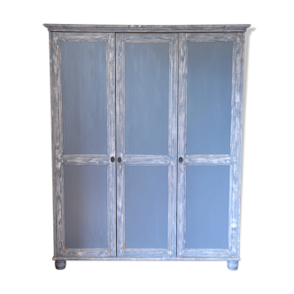 Grey blue wardrobe skated in solid pine