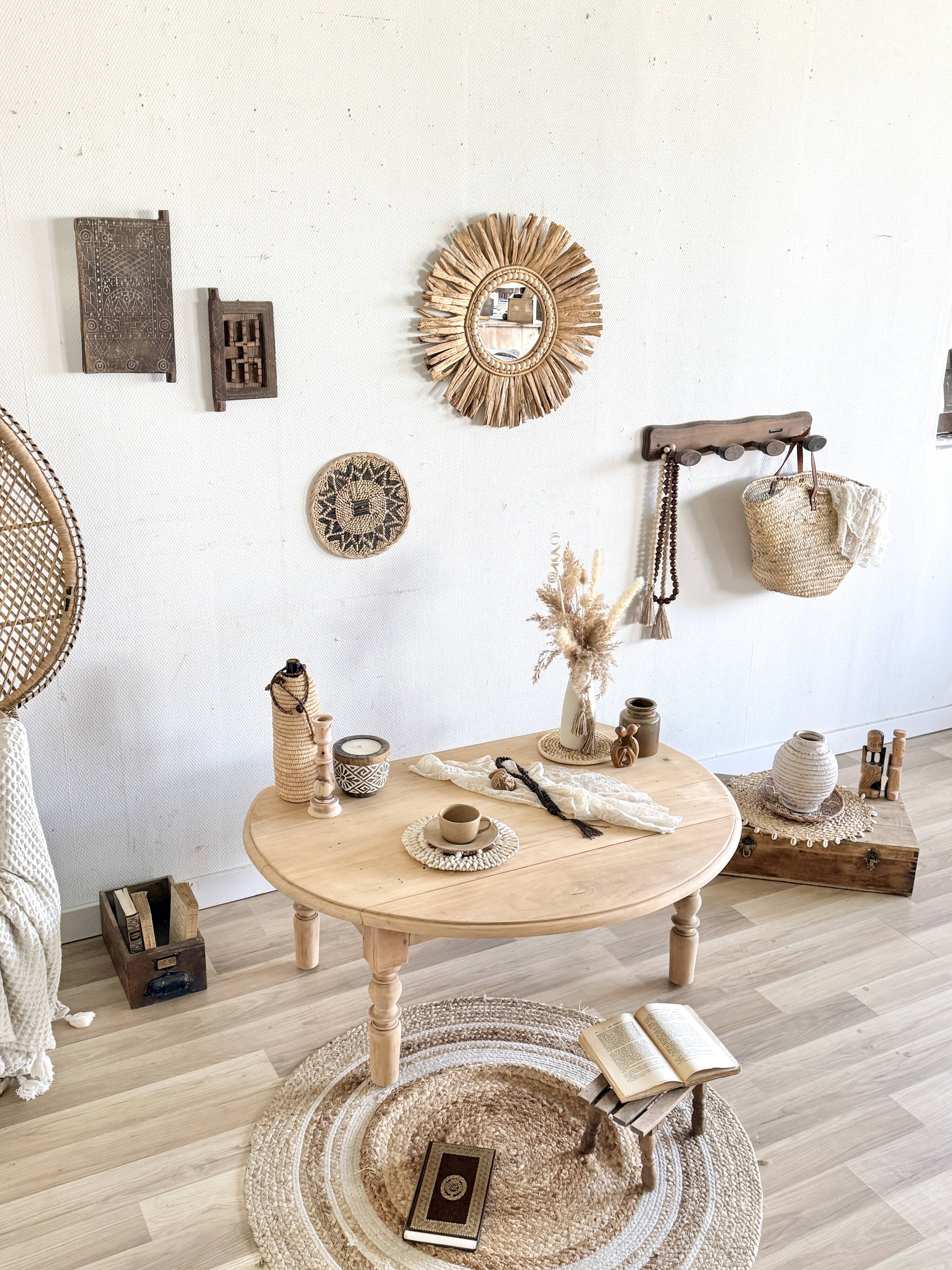 Folding coffee table