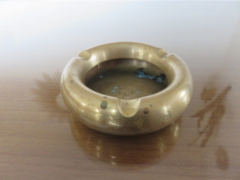 Round brass ashtray 60s 70s