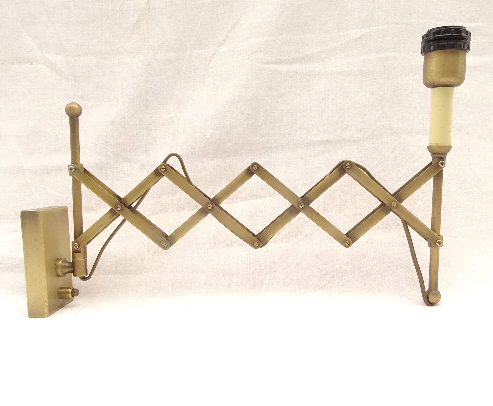 Brass Scissor Wall Lamp