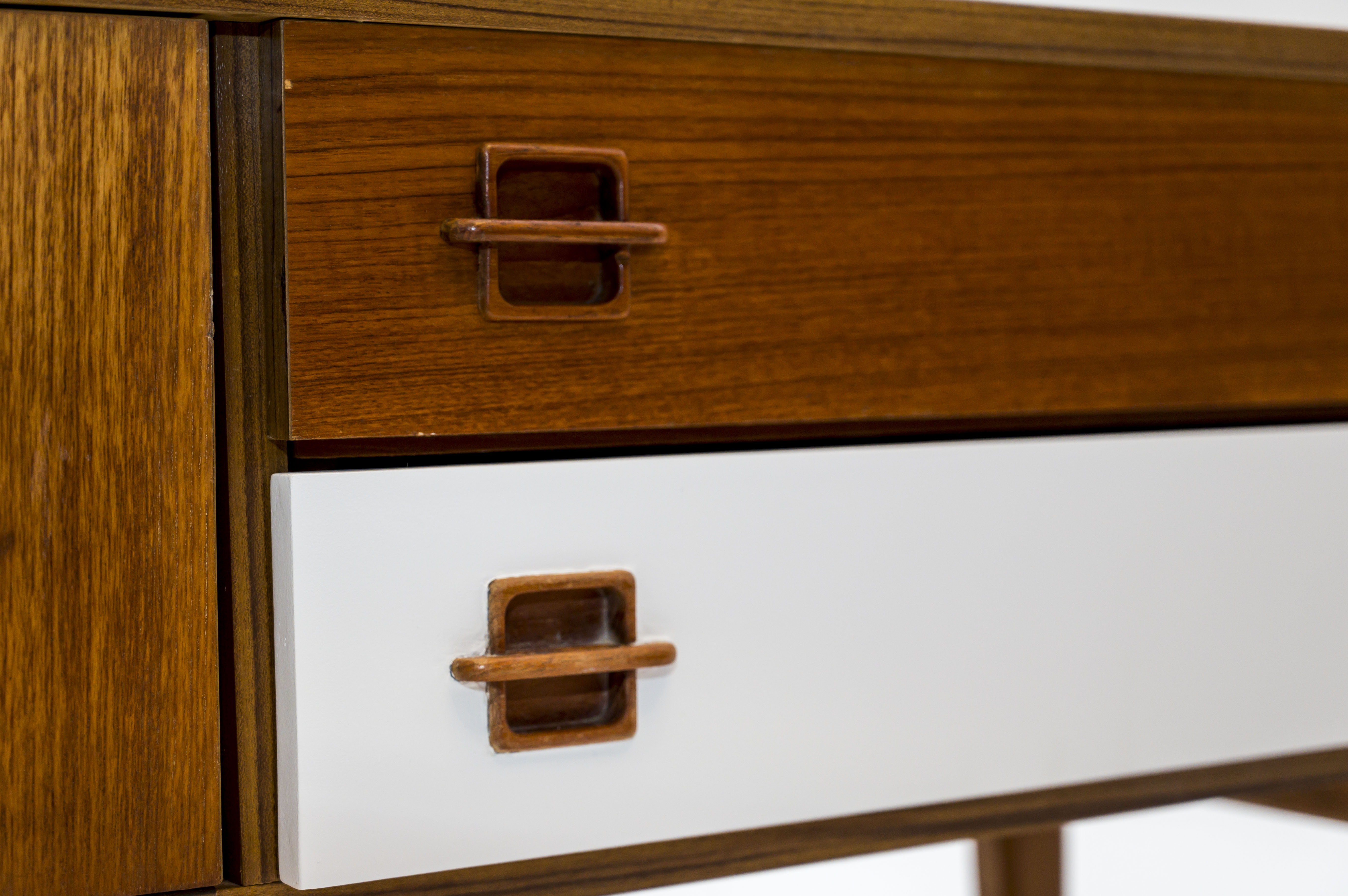 50s two-tone dressing table