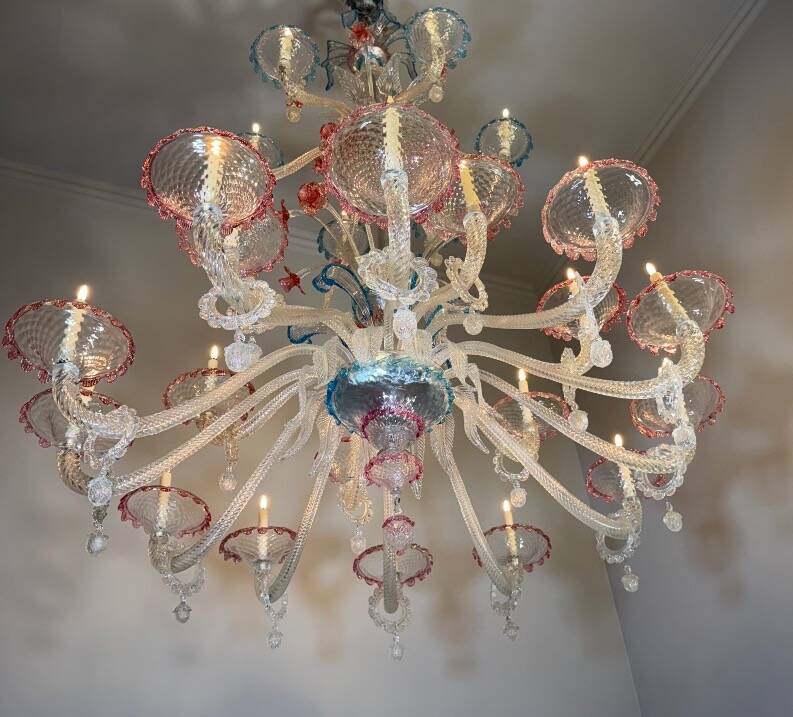 Grand Venetian chandelier in multicoloured Murano glass, circa 1920.