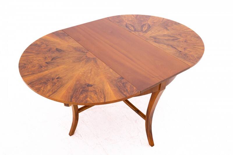 Art Deco round table from the 40s, Poland. After renovation.