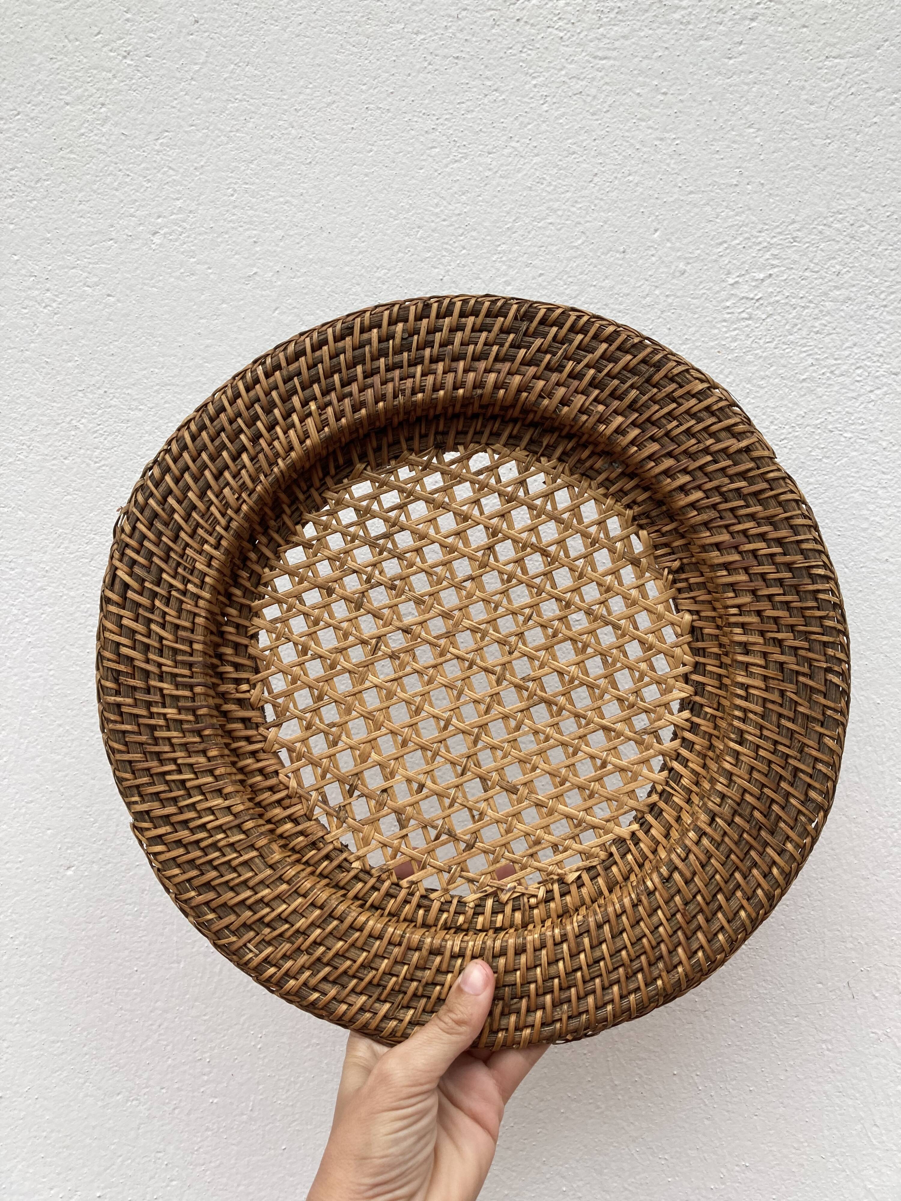 Round rattan table set / natural braided wicker