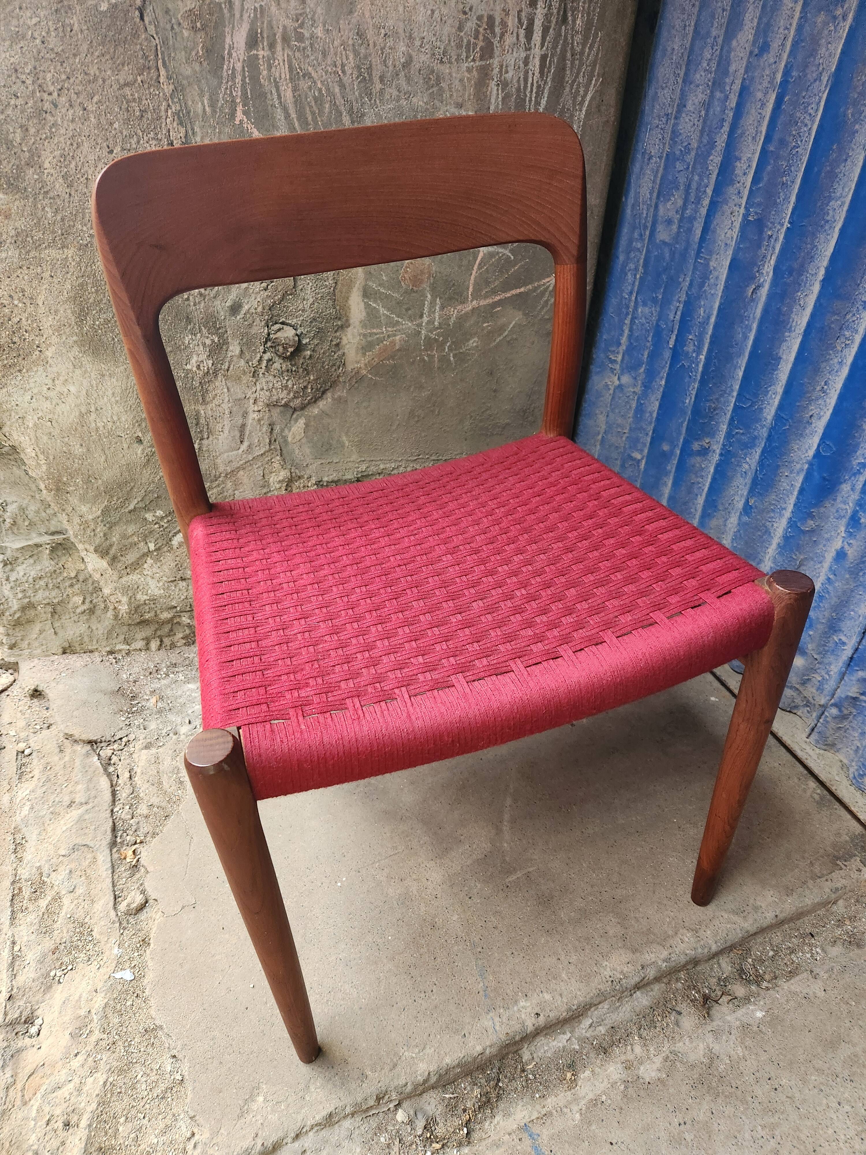 Pair of chairs model 75 Niels Otto Moller