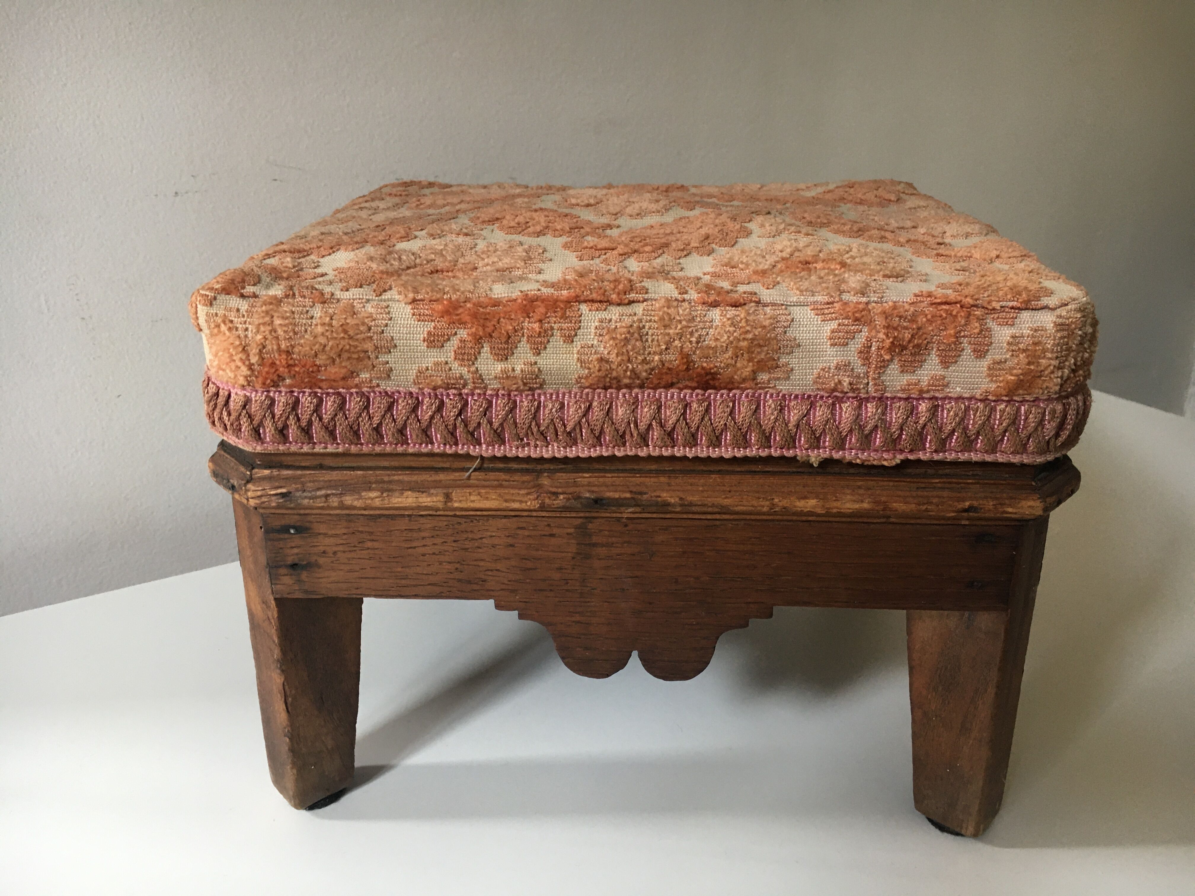 Heated footrest / old foot warmer