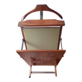 Valet. In varnished wood.